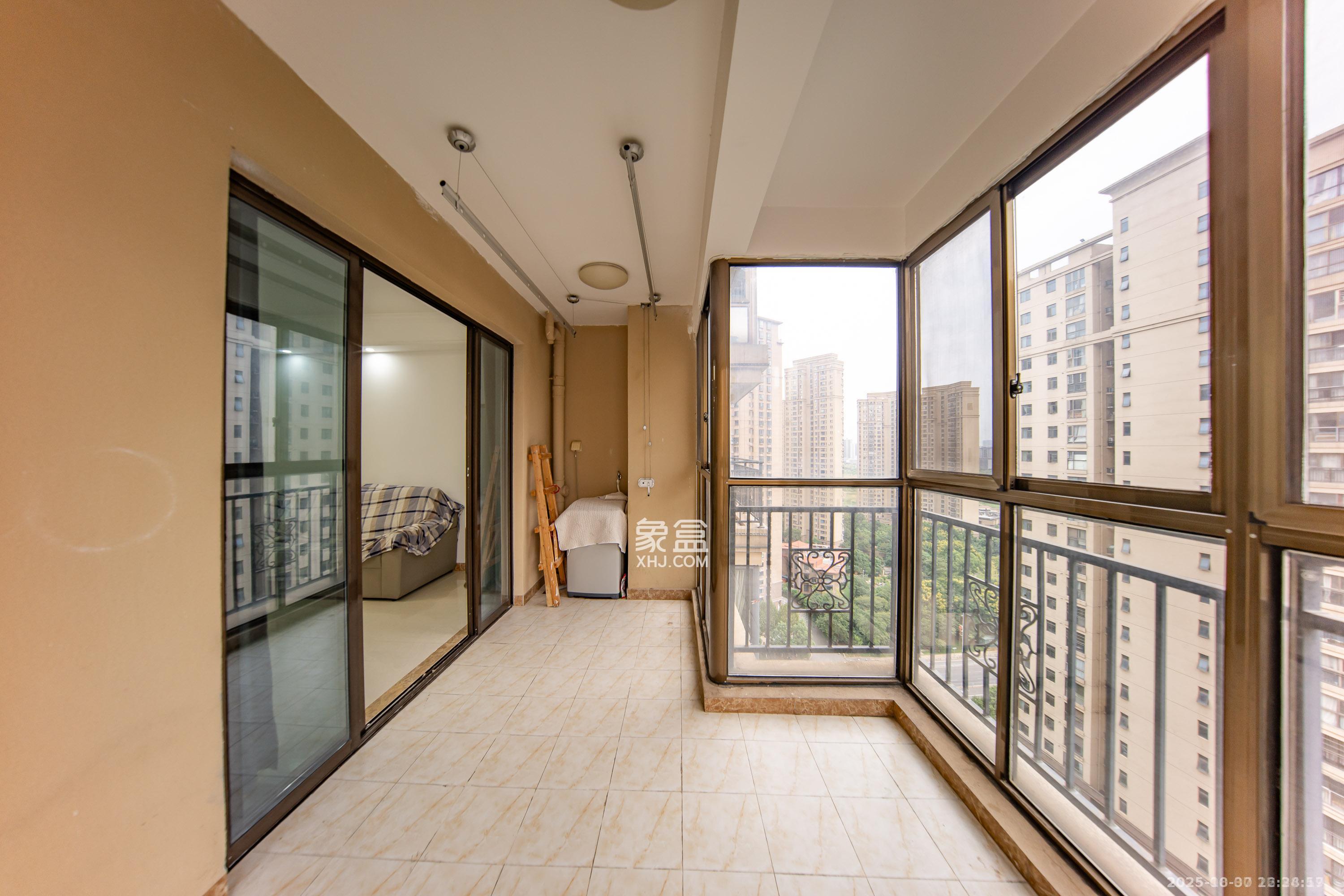 江山帝景哈佛  2室2厅1卫    2100.0元/月室内图