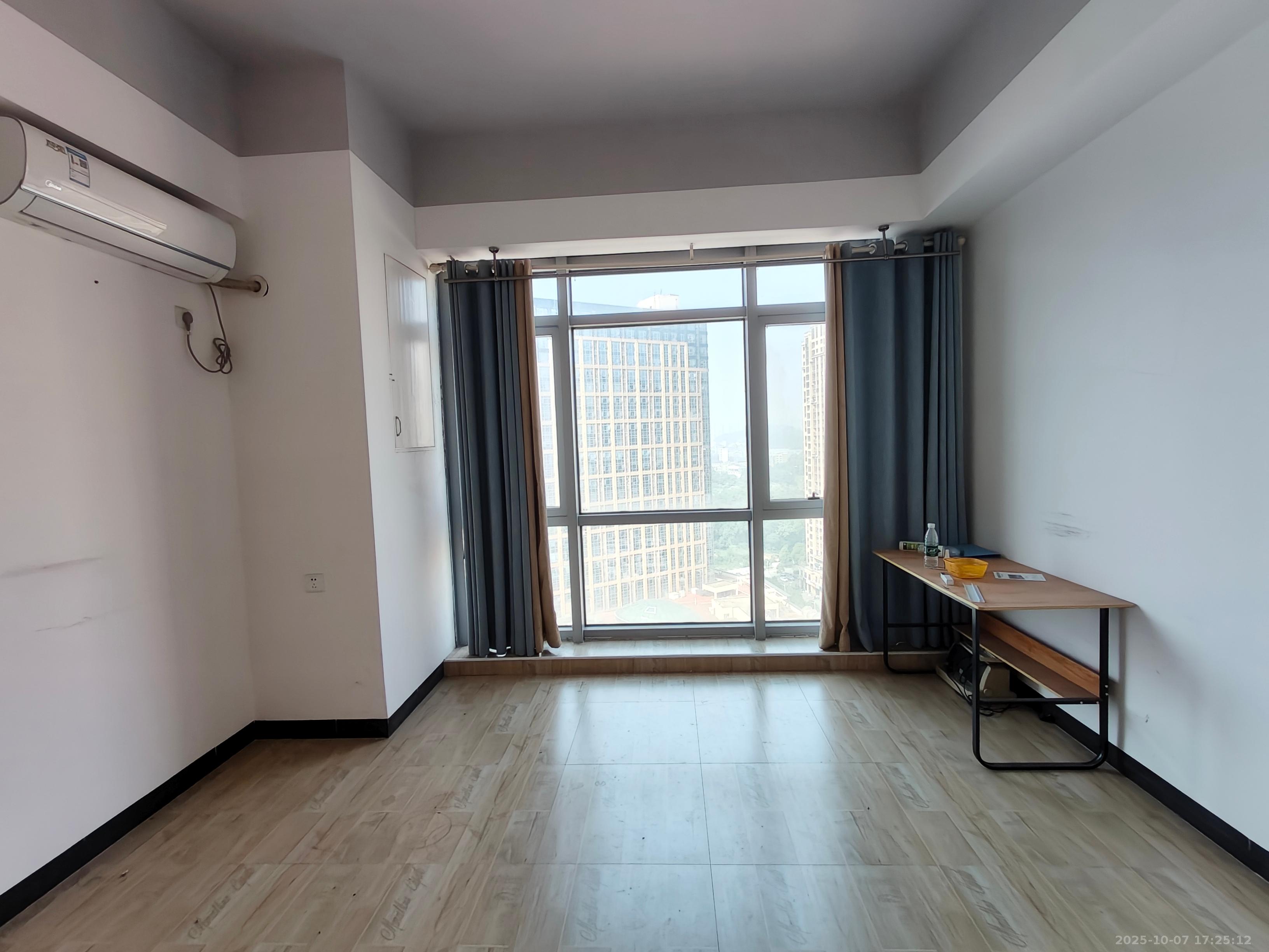 奥克斯缔壹城 1室1厅1卫 1300.0元/月 奥克斯缔壹城 1室1厅1卫 1300.0元/月室内图