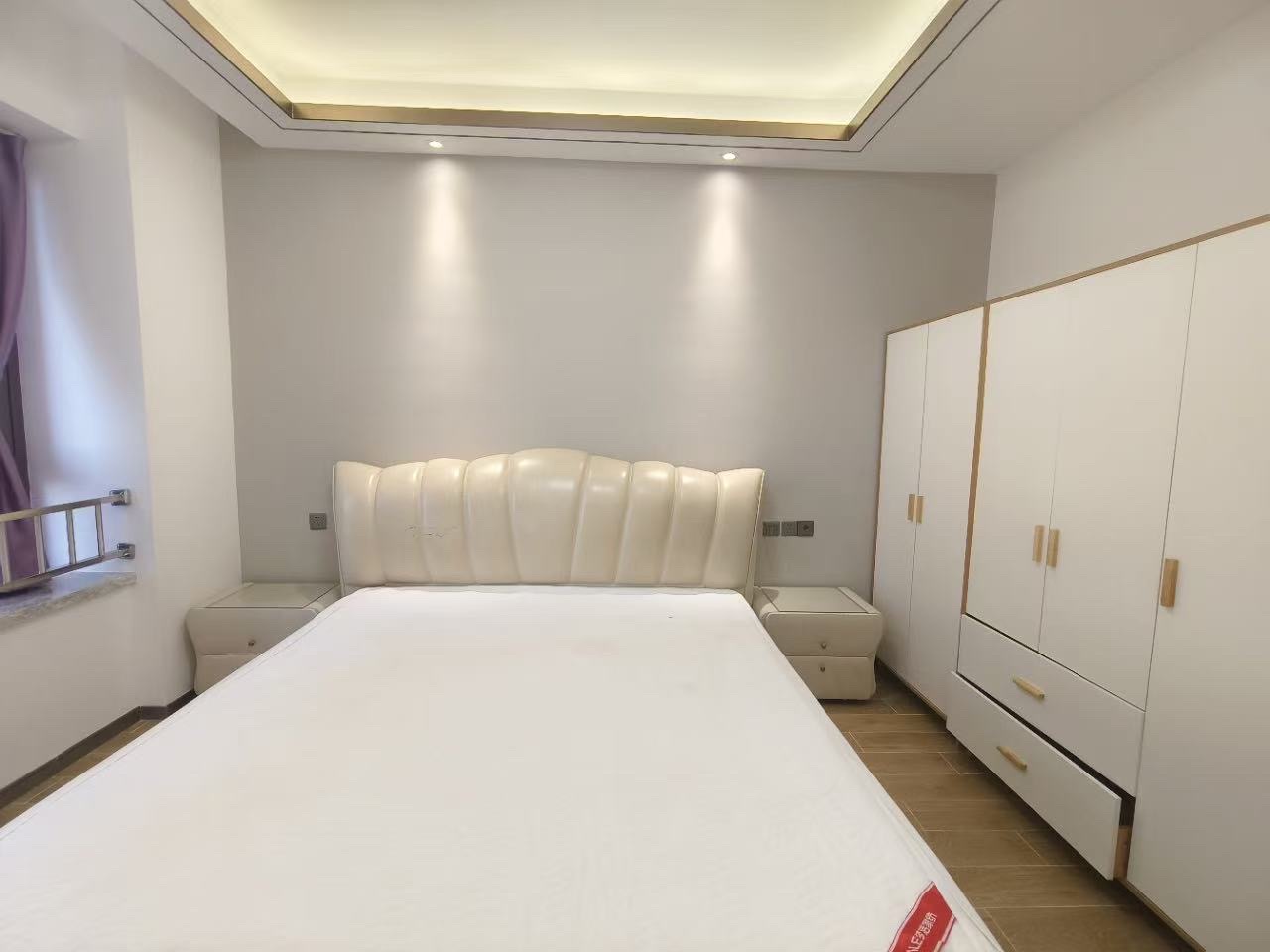 海航豪庭南苑  3室2厅1卫    5000.0元/月室内图