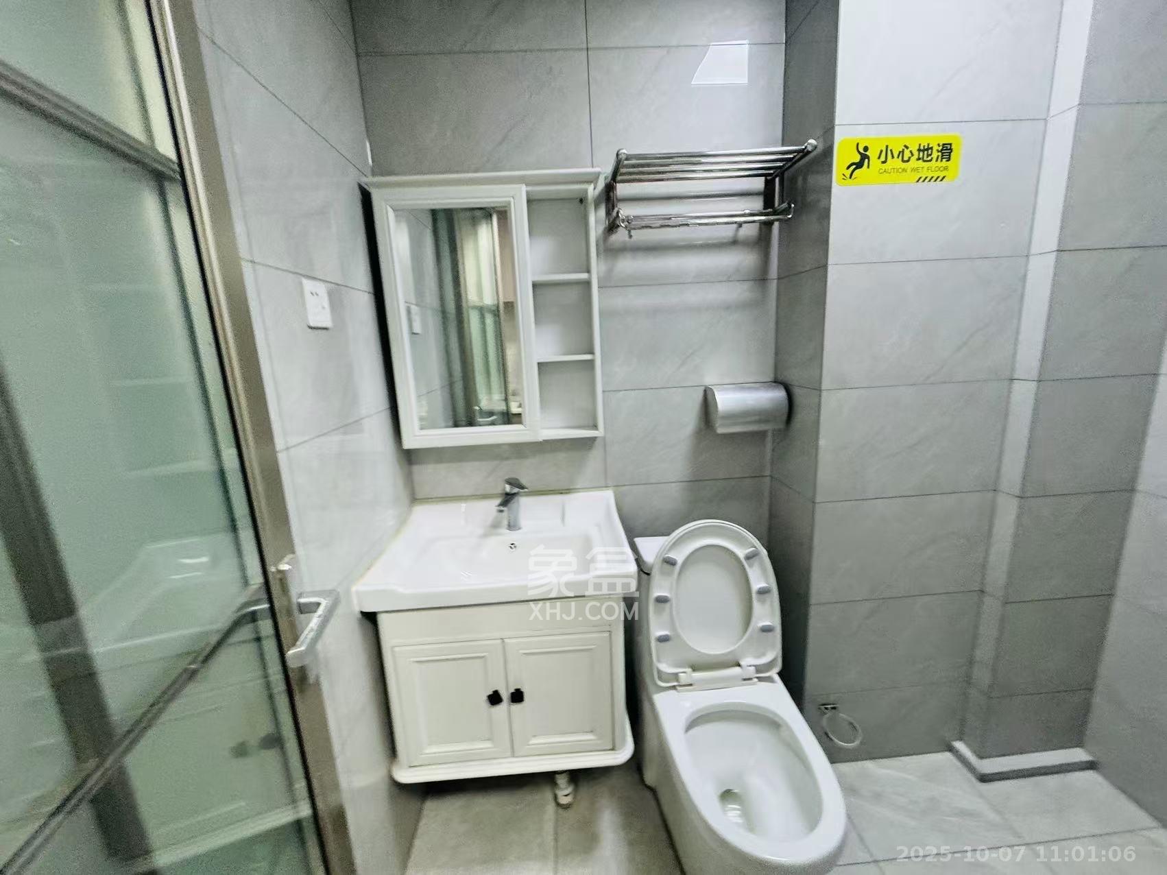 东盈商业广场（华泉城市广场）  1室1厅1卫    1600.0元/月室内图