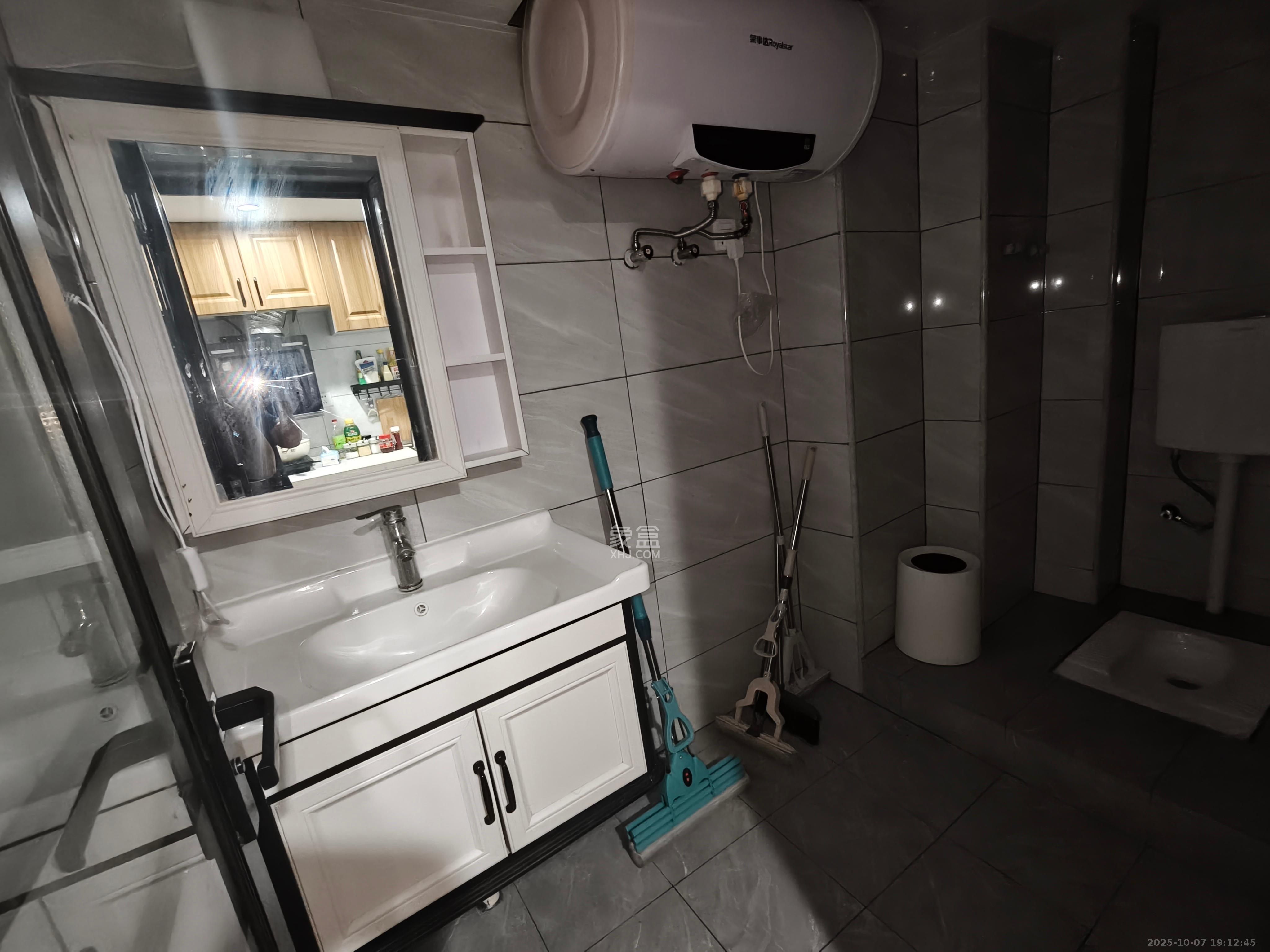 海伦春天 2室1厅1卫 1800.0元/月 海伦春天 2室1厅1卫 1800.0元/月室内图