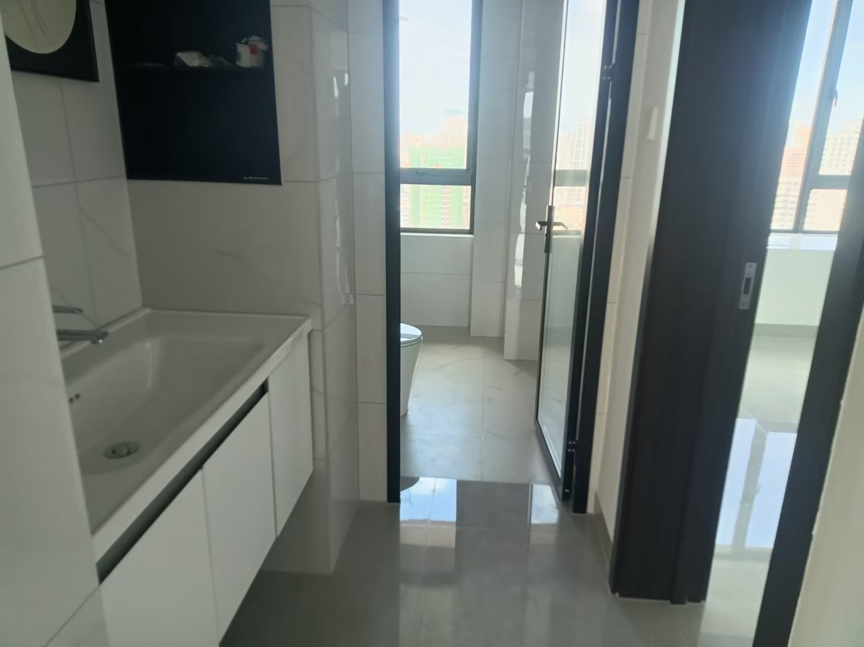 海航豪庭北苑  3室2厅2卫    4500.0元/月室内图