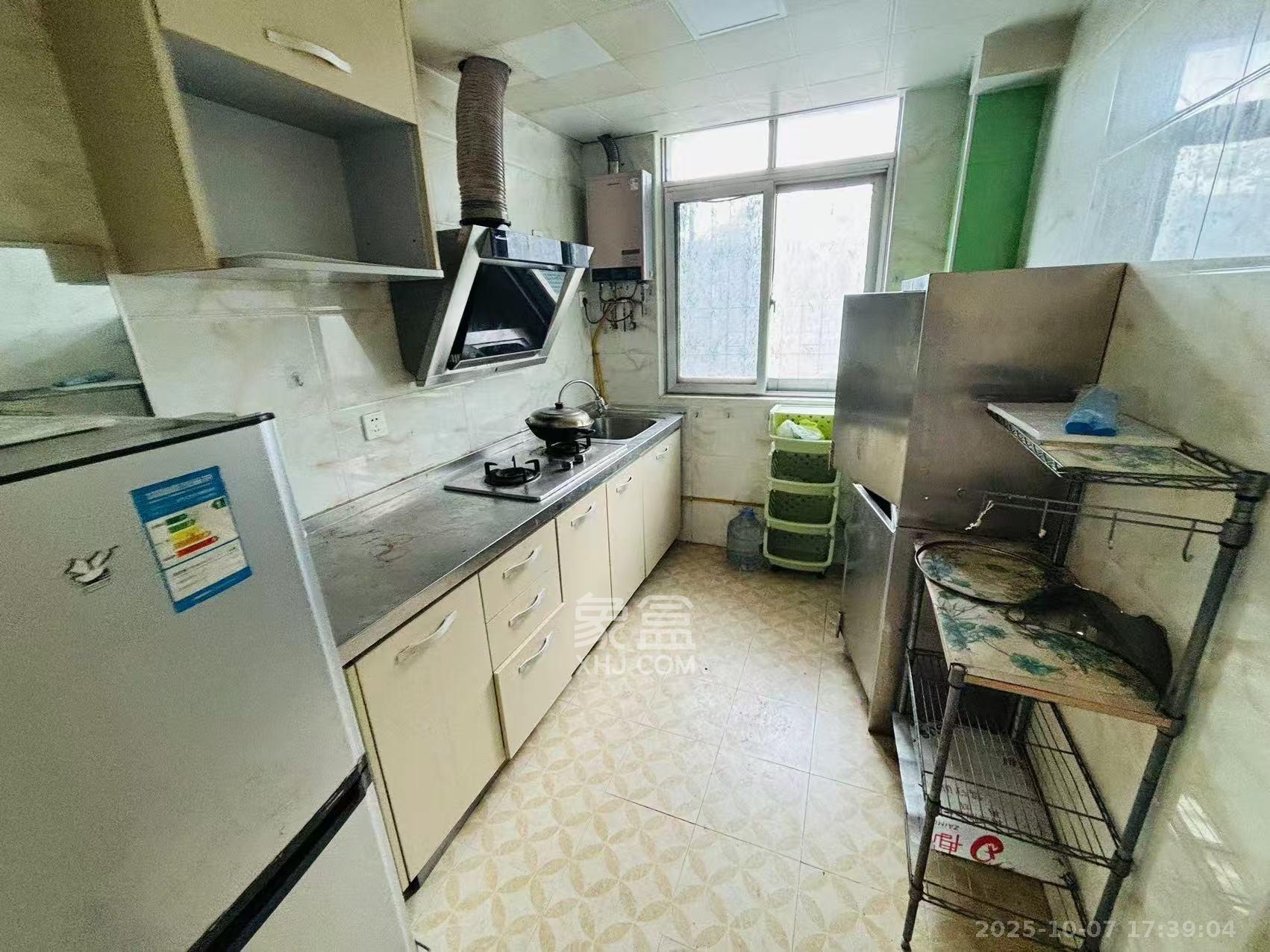 楚湘街二条巷散盘  2室1厅1卫    2100.0元/月室内图