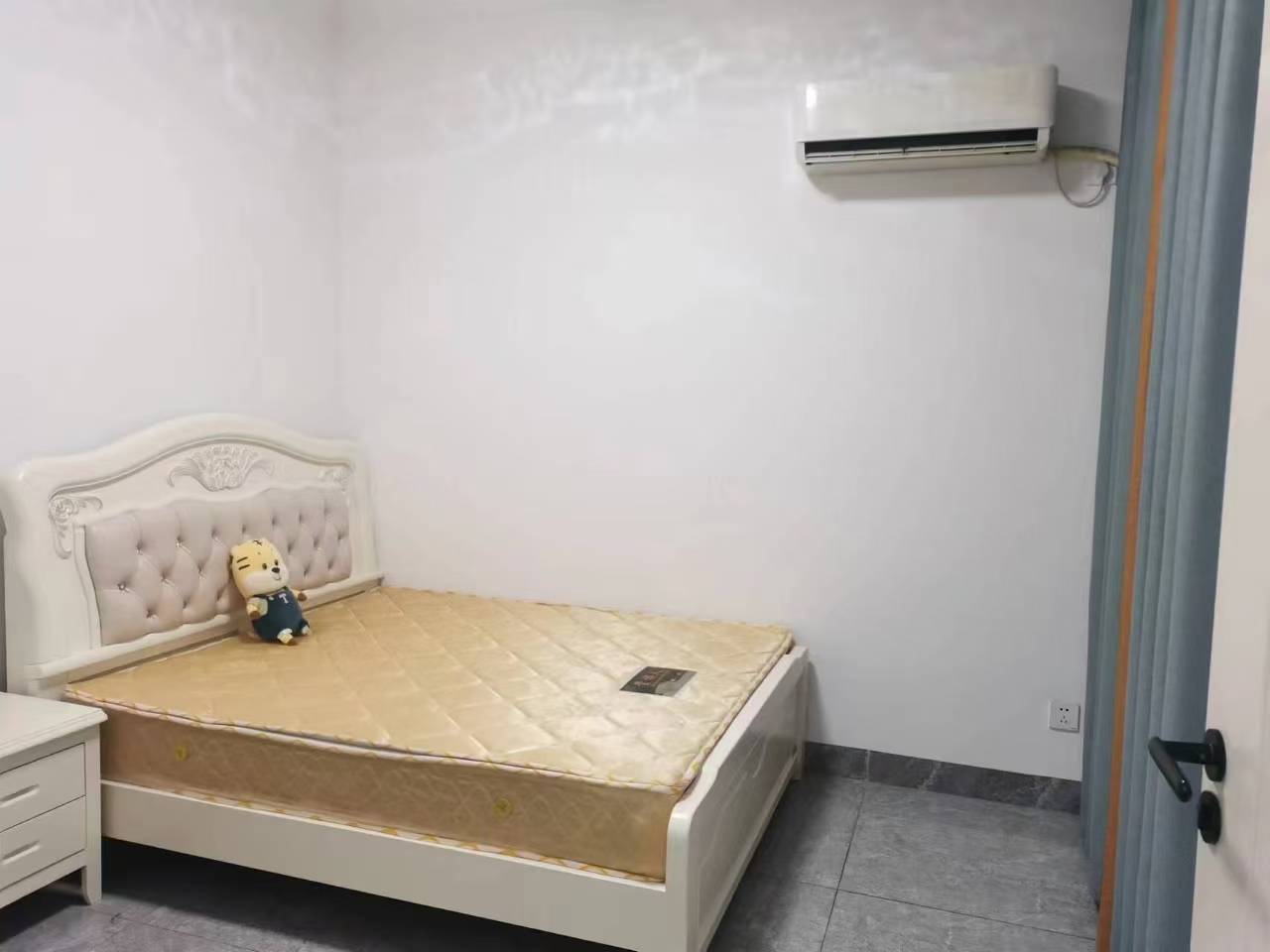 香格里拉 2室2厅1卫 1500.0元/月 香格里拉 2室2厅1卫 1500.0元/月室内图