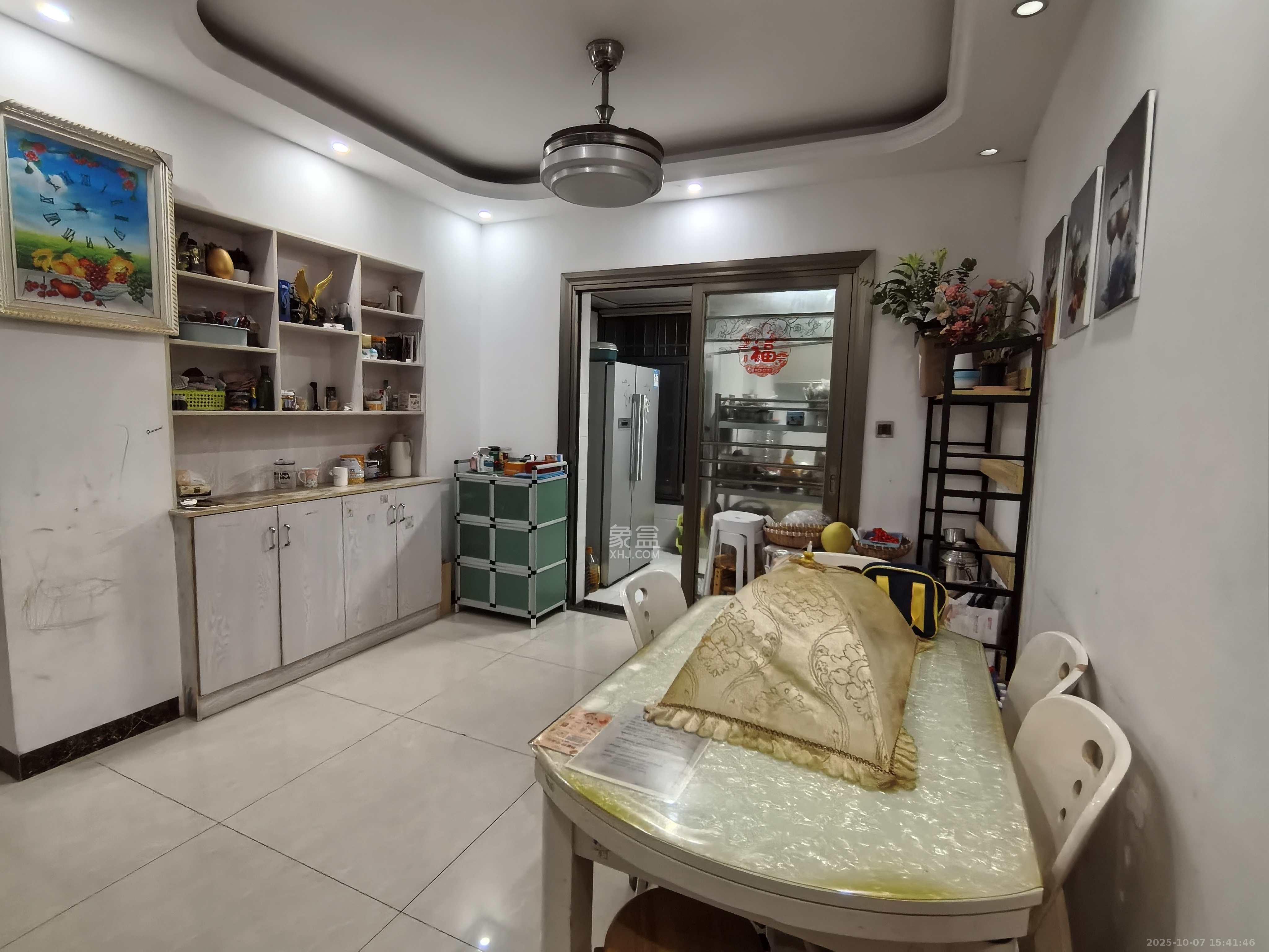 紫华郡  3室2厅2卫    2300.0元/月室内图