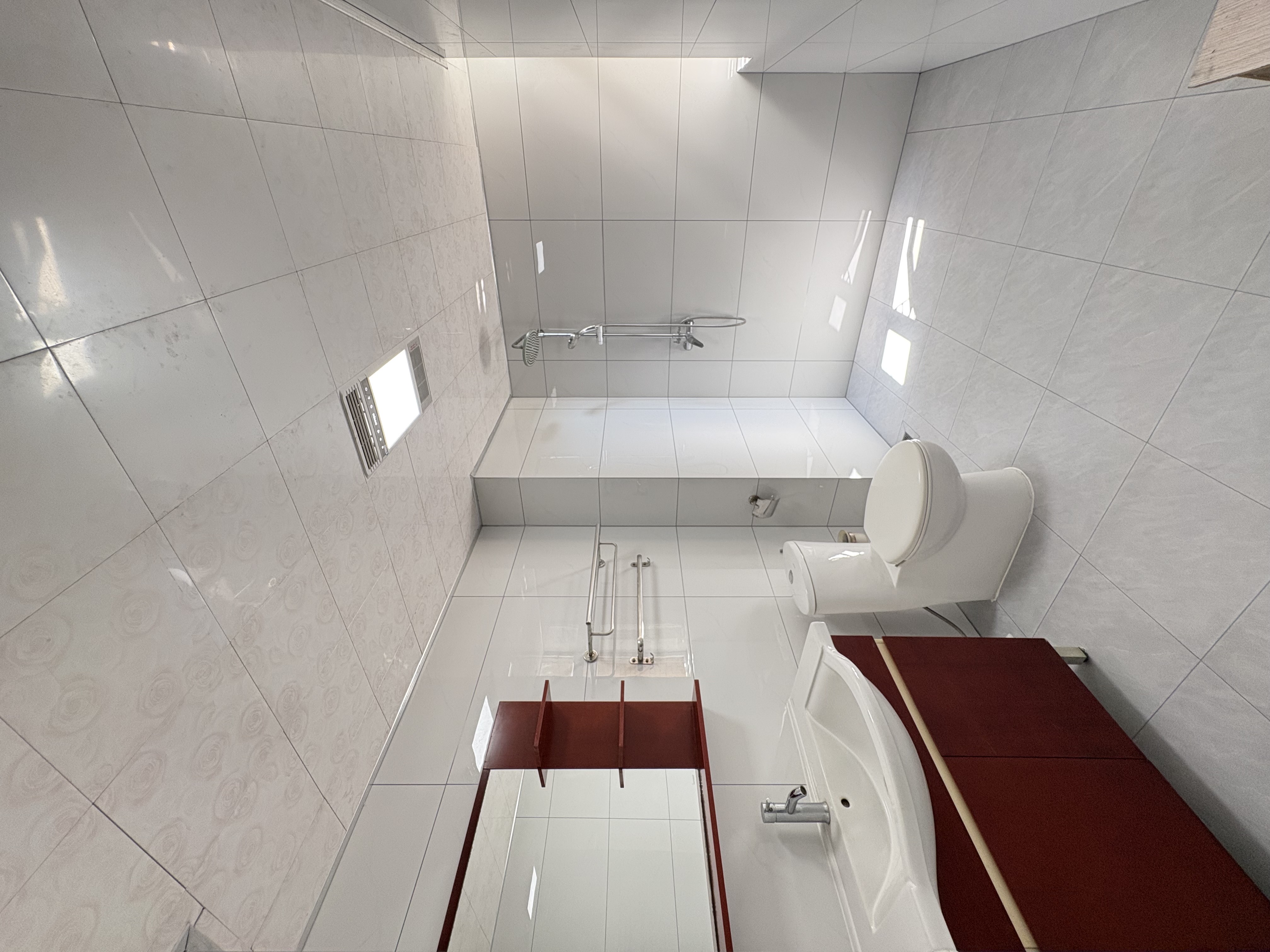 冠都现代城(冠都幸福彼岸) 3室2厅2卫 2000.0元/月 冠都现代城(冠都幸福彼岸) 3室2厅2卫 2000.0元/月室内图