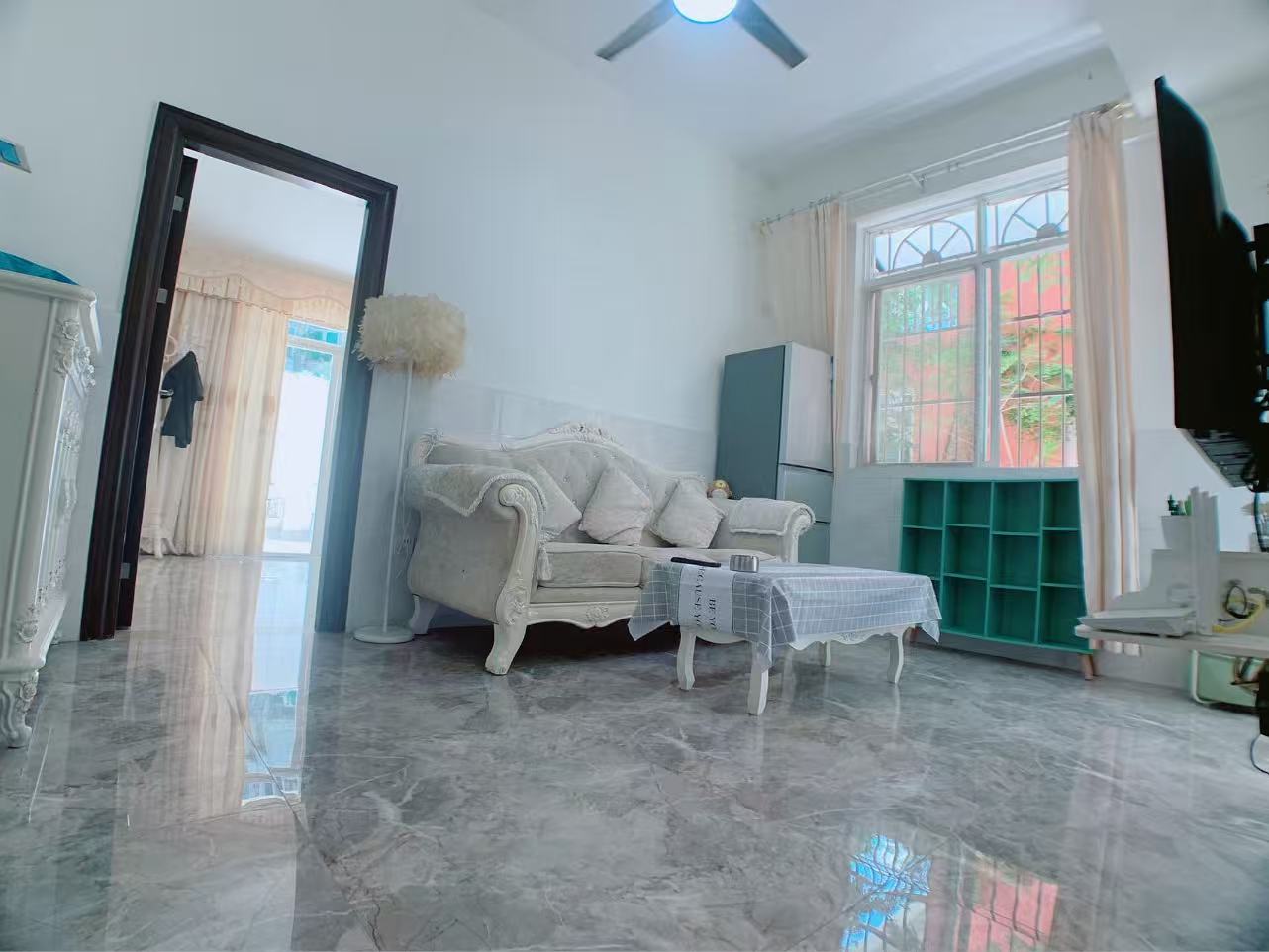 海韵书香  1室1厅1卫    2000.0元/月