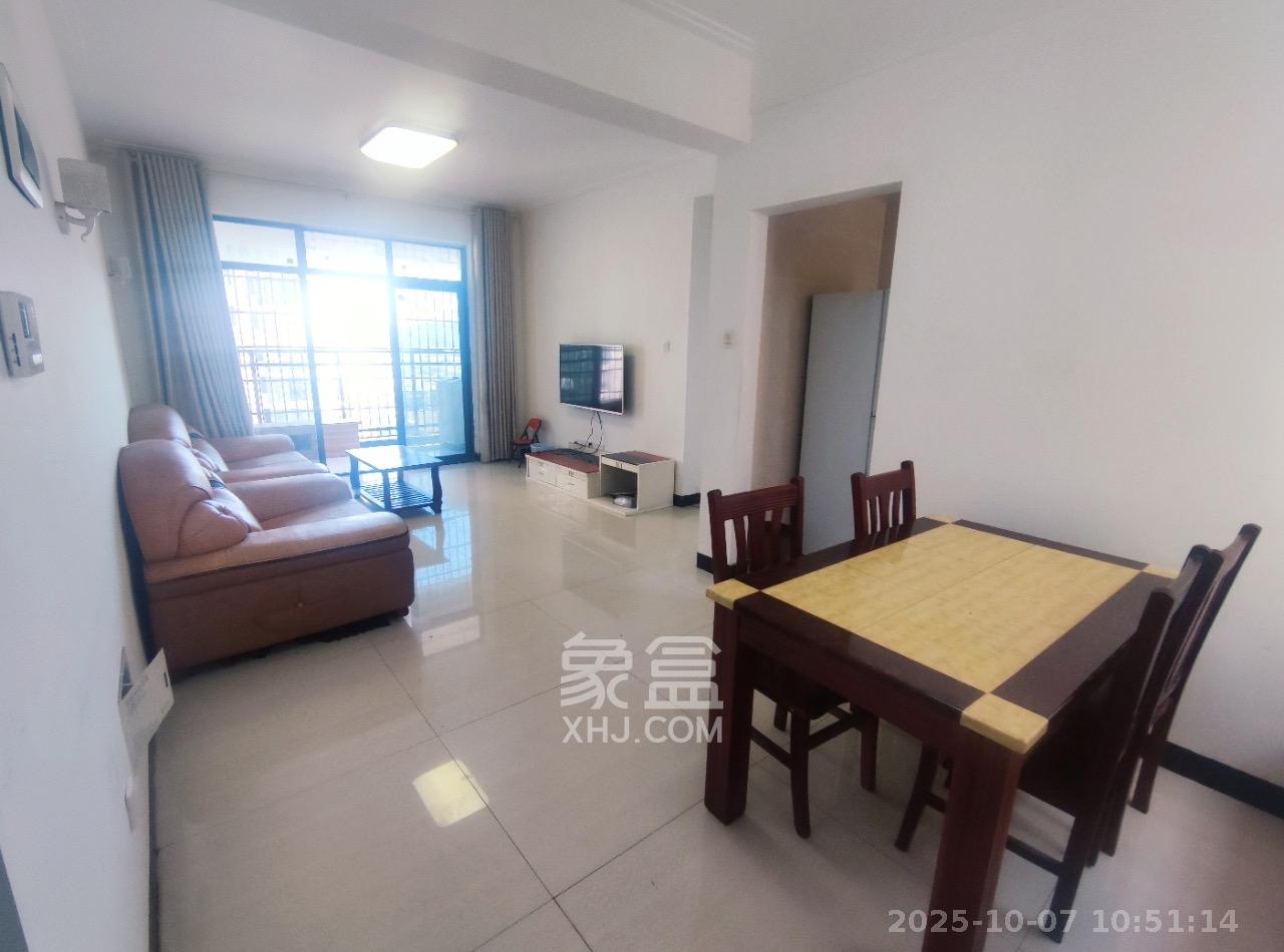 华侨假日中心（晟华苑）  3室2厅2卫    2500.0元/月室内图