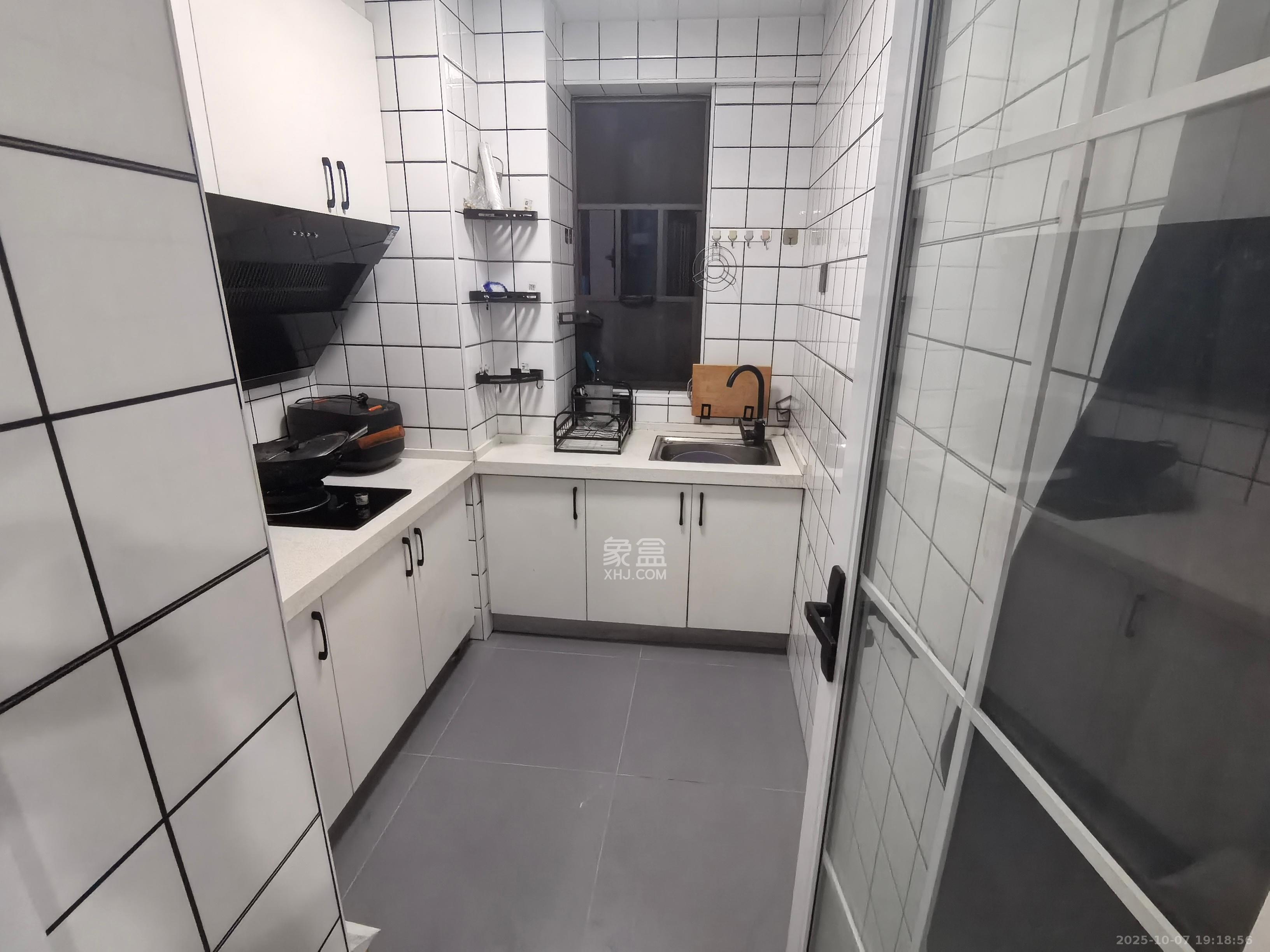 金科时代中心  2室1厅1卫    2000.0元/月室内图