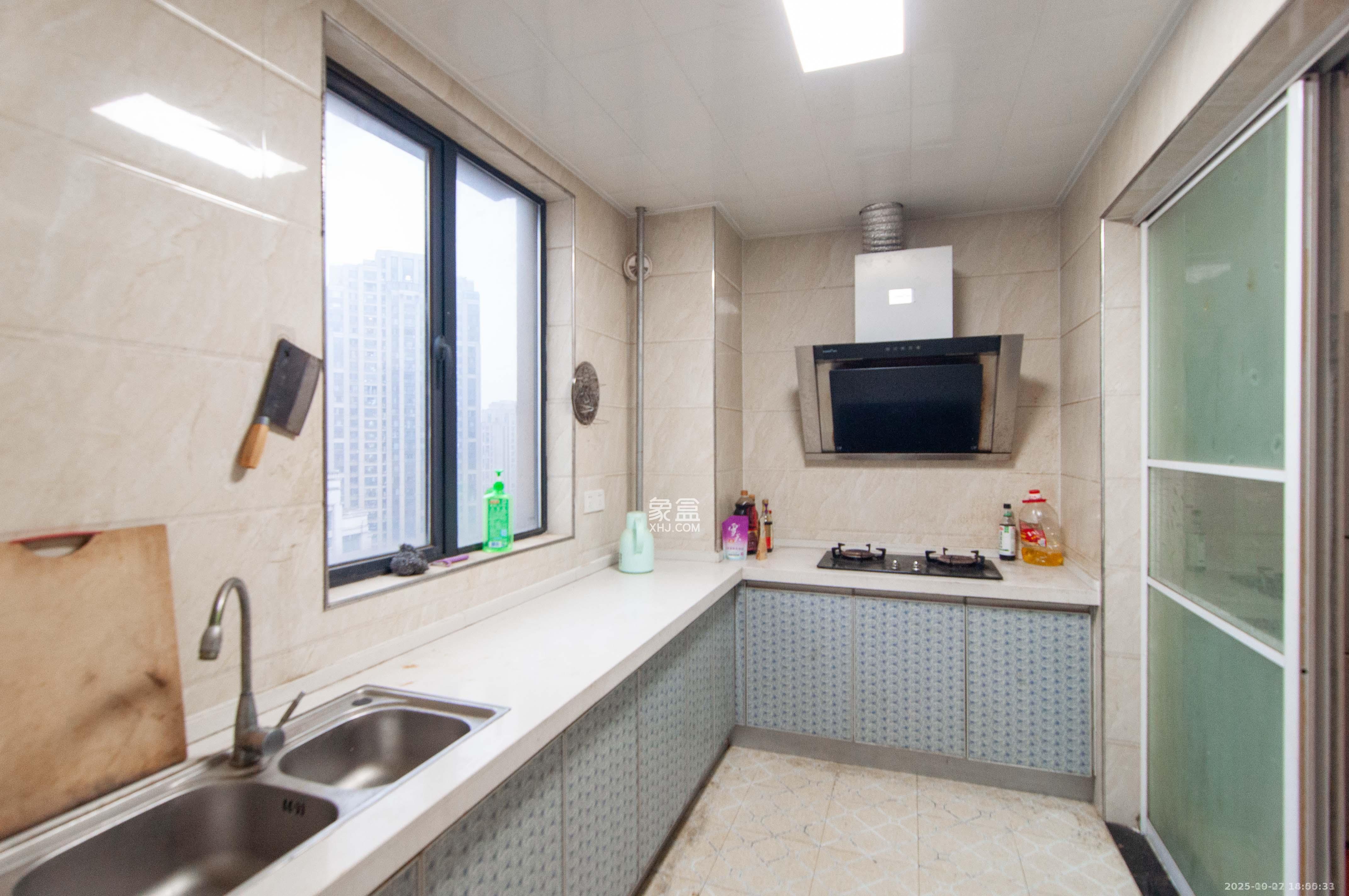 中海梅溪湖壹号 3室2厅1卫 2600.0元/月 中海梅溪湖壹号 3室2厅1卫 2600.0元/月室内图