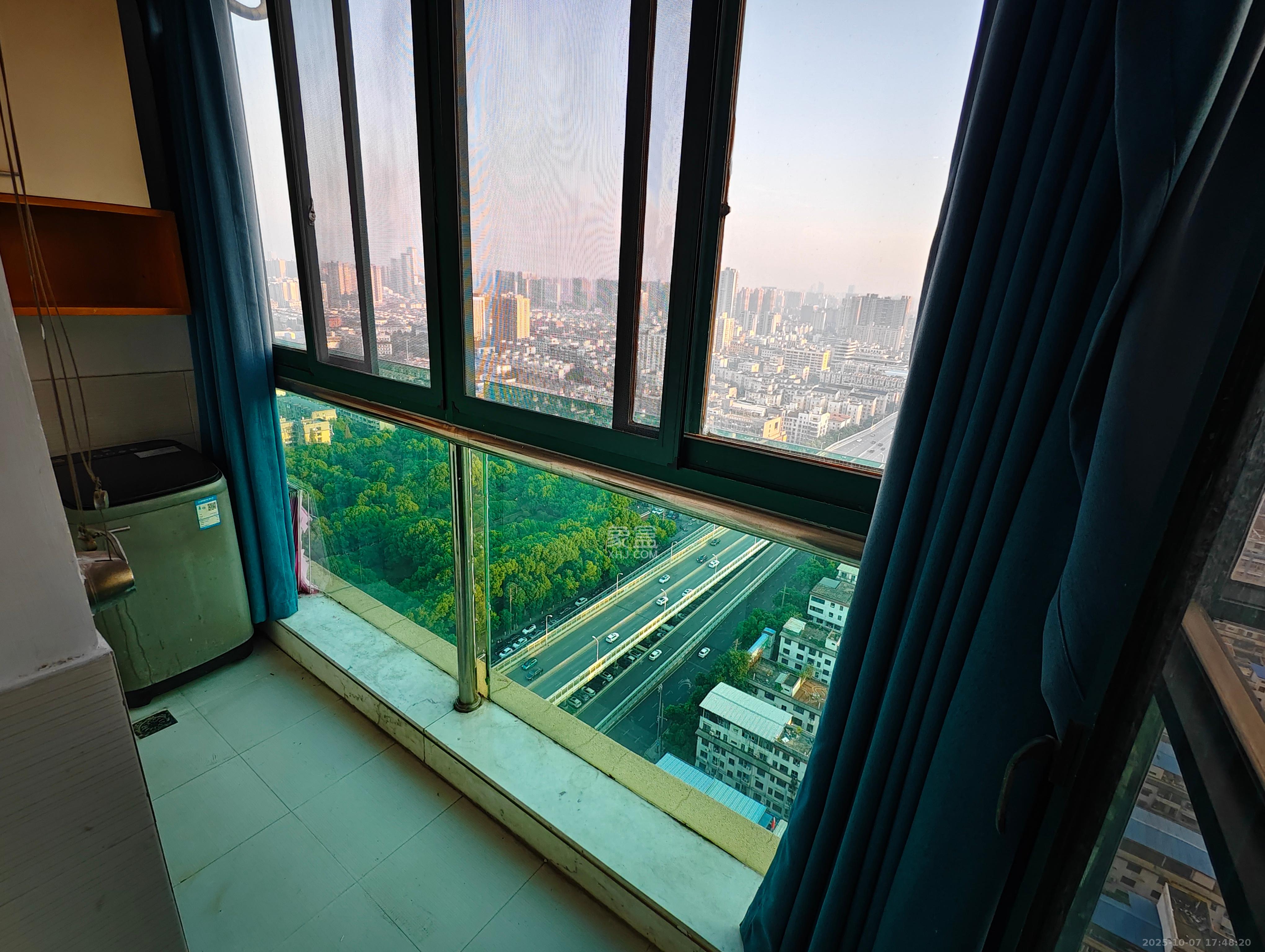 上东印象  1室1厅1卫    1500.0元/月室内图