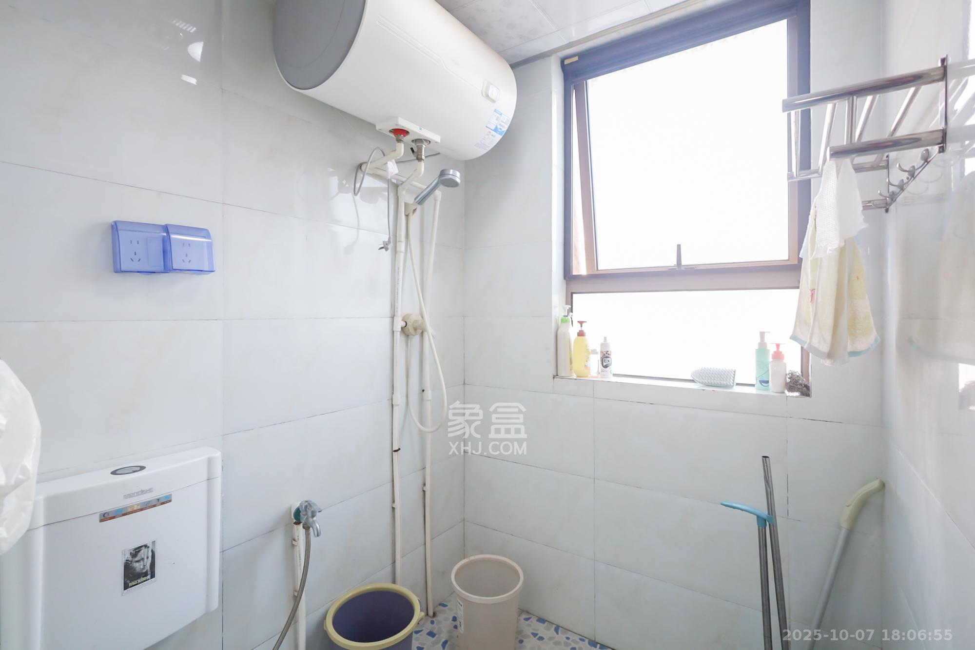 世茂铂翠湾二期  3室2厅1卫    126.0万其他