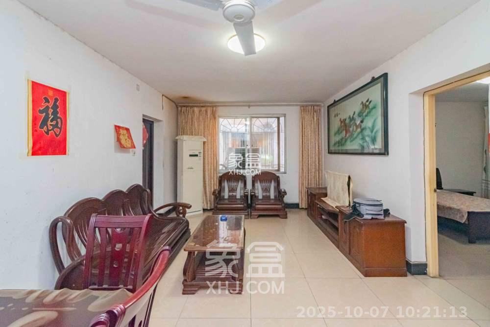 湖动社区新河市场(新河家具城) 2室2厅1卫 1500.0元/月 湖动社区新河市场(新河家具城) 2室2厅1卫 1500.0元/月室内图