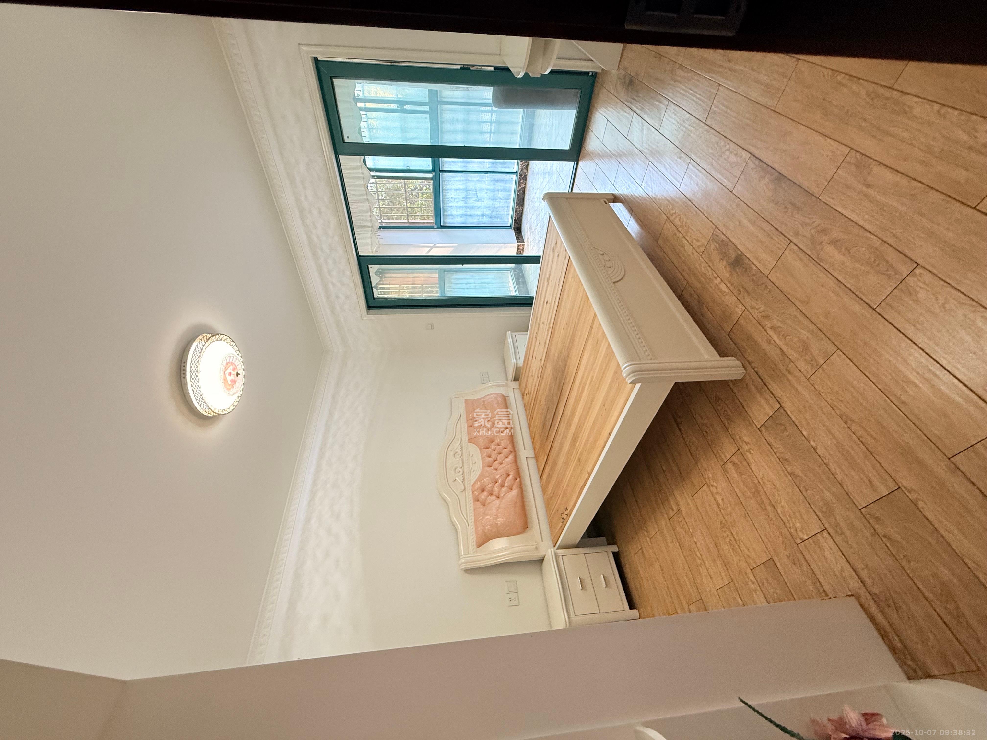 蝴蝶谷  4室2厅2卫    2400.0元/月室内图