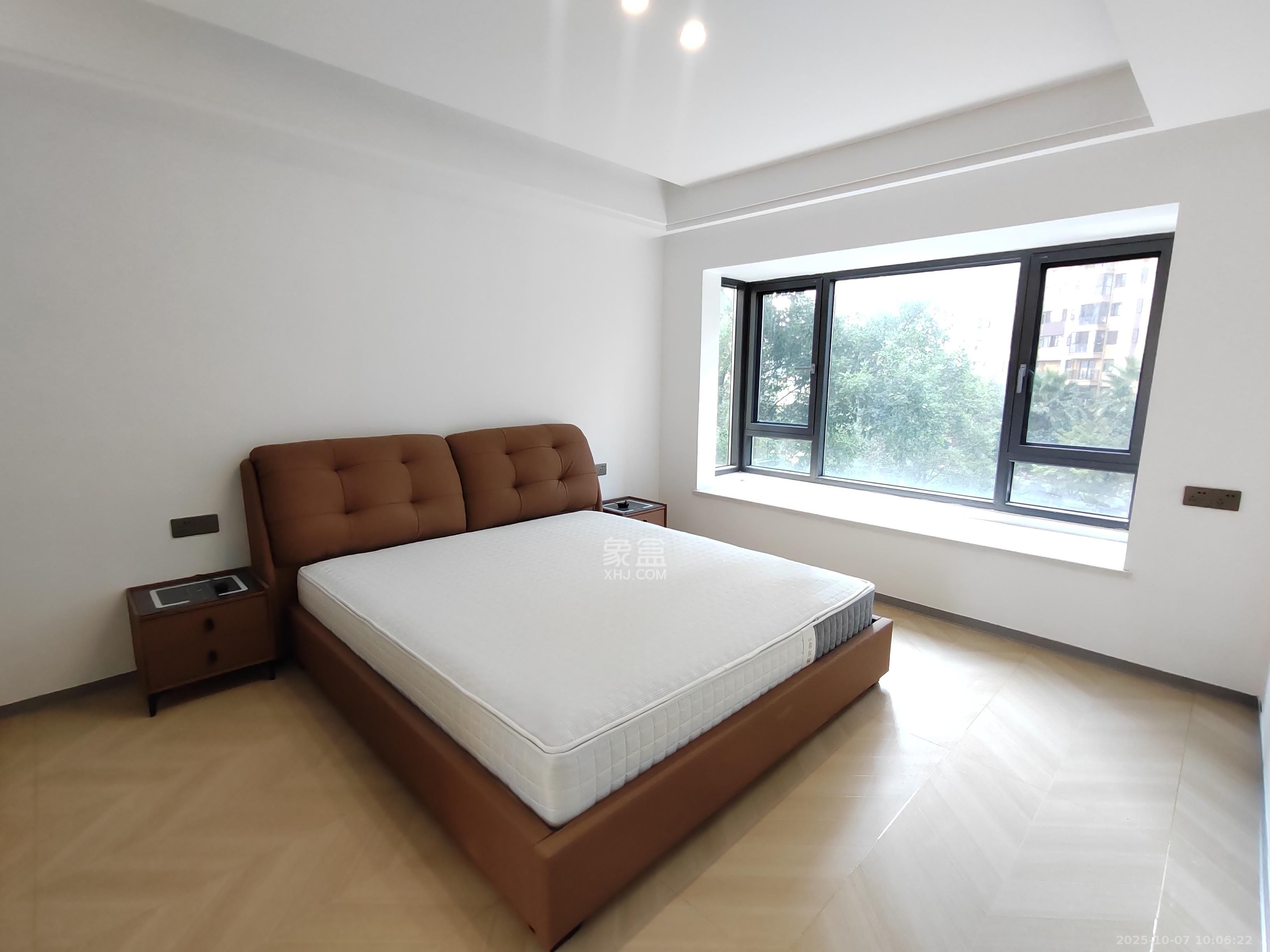 保利香槟国际  5室2厅2卫    3000.0元/月室内图