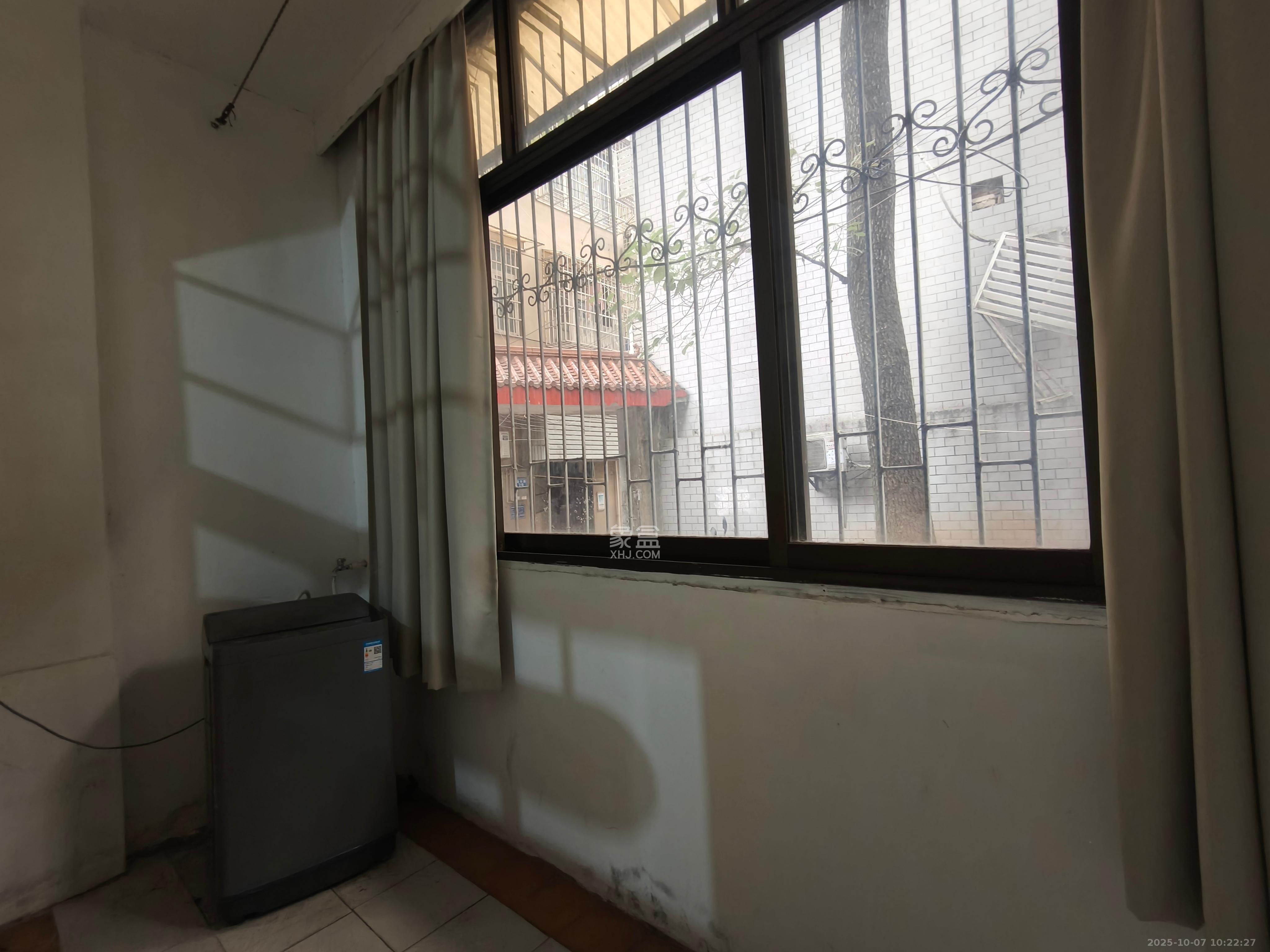 营盘街社区 2室2厅1卫 2300.0元/月 营盘街社区 2室2厅1卫 2300.0元/月室内图