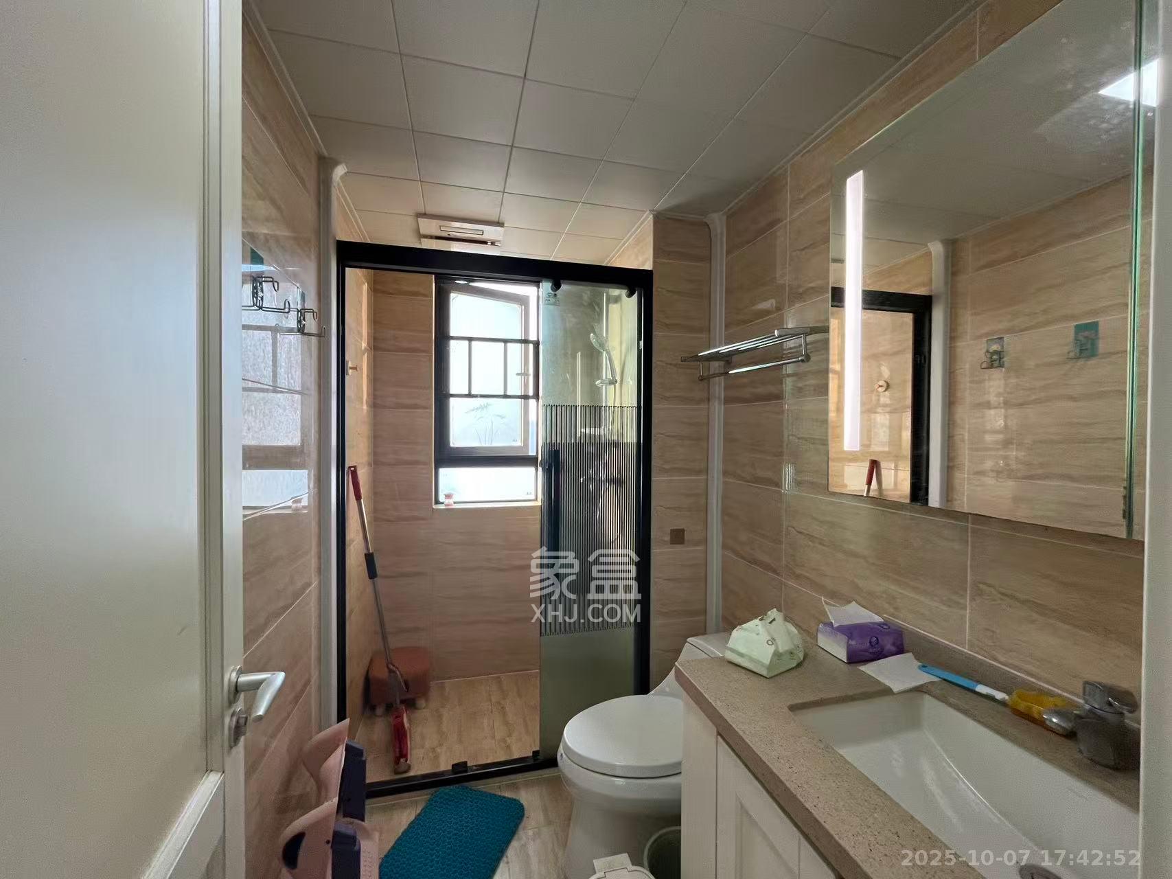 万科魅力之城锋镜里 3室2厅2卫 3000.0元/月 万科魅力之城锋镜里 3室2厅2卫 3000.0元/月室内图