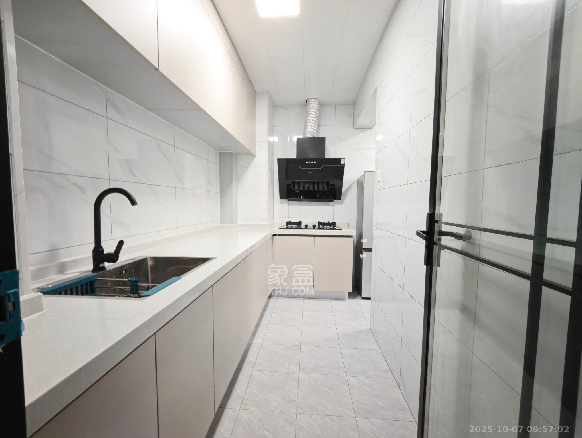 岭福家苑(天心佳苑) 2室2厅1卫 3500.0元/月 岭福家苑(天心佳苑) 2室2厅1卫 3500.0元/月室内图