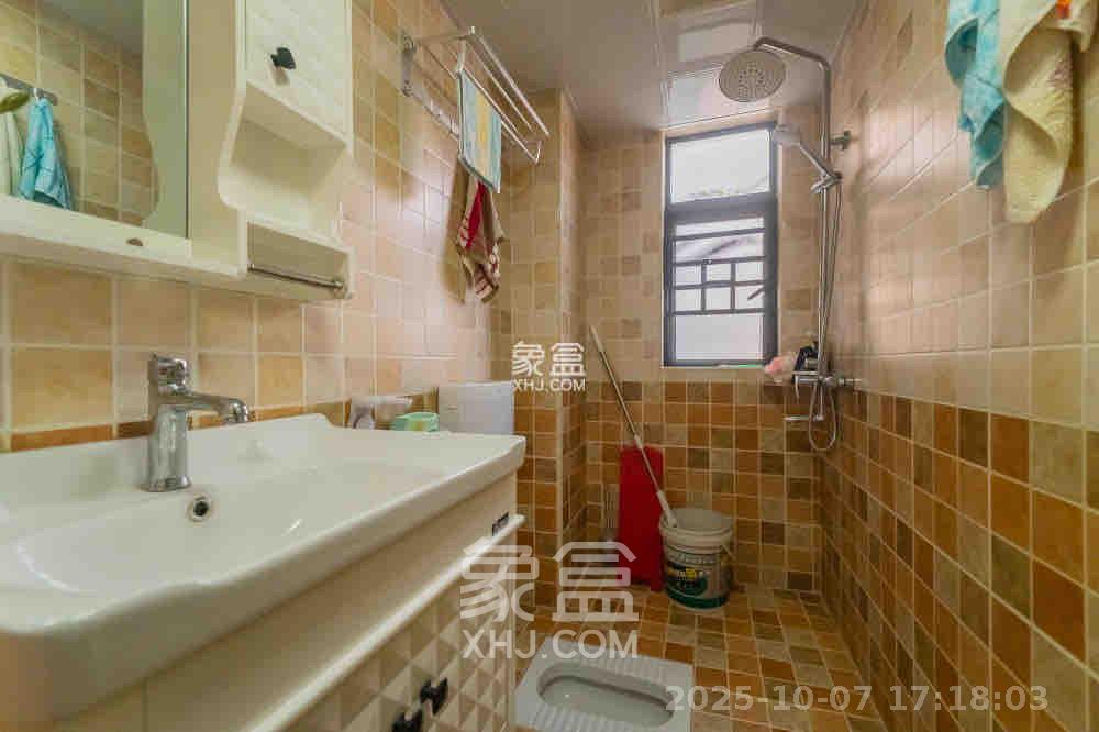 海伦春天  3室2厅2卫    2600.0元/月室内图