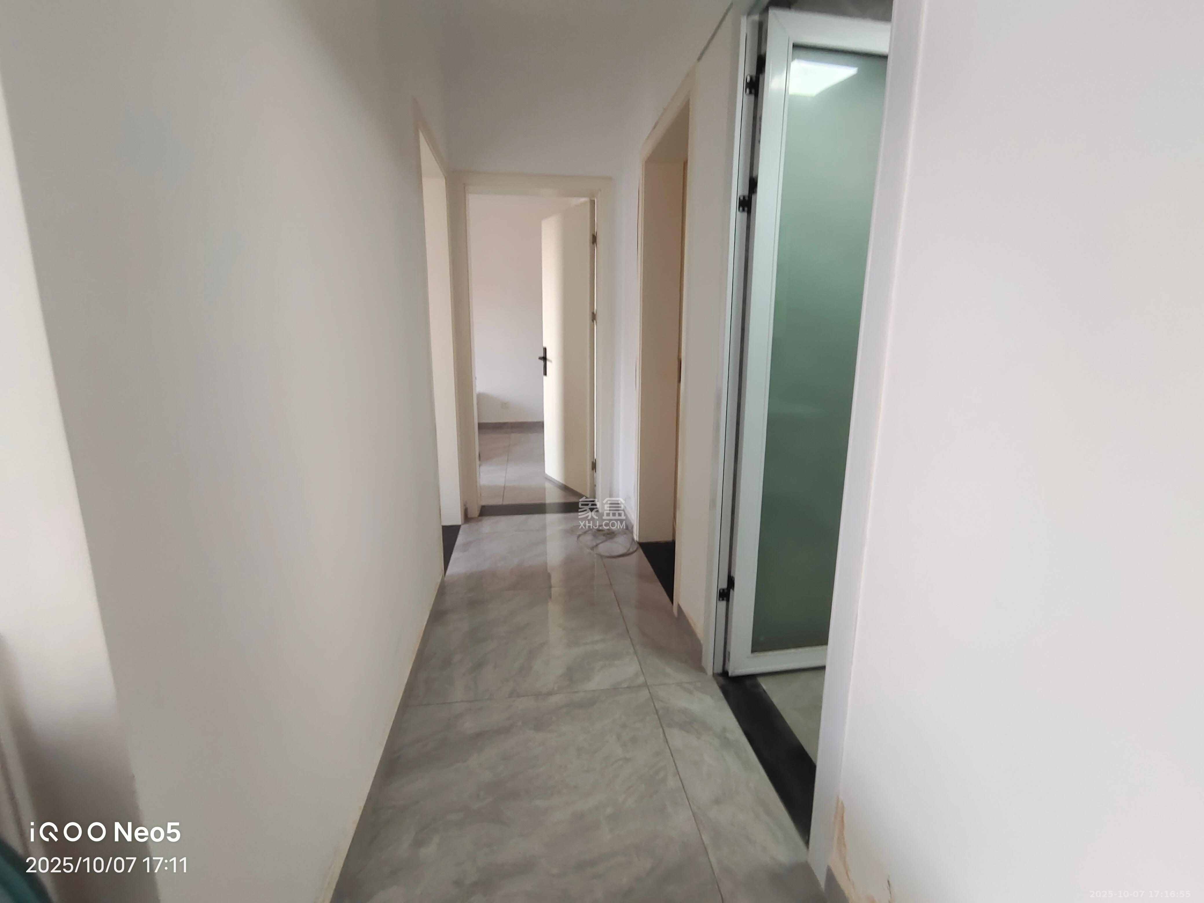 西湖鸿运佳苑 3室2厅2卫 2200.0元/月 西湖鸿运佳苑 3室2厅2卫 2200.0元/月室内图