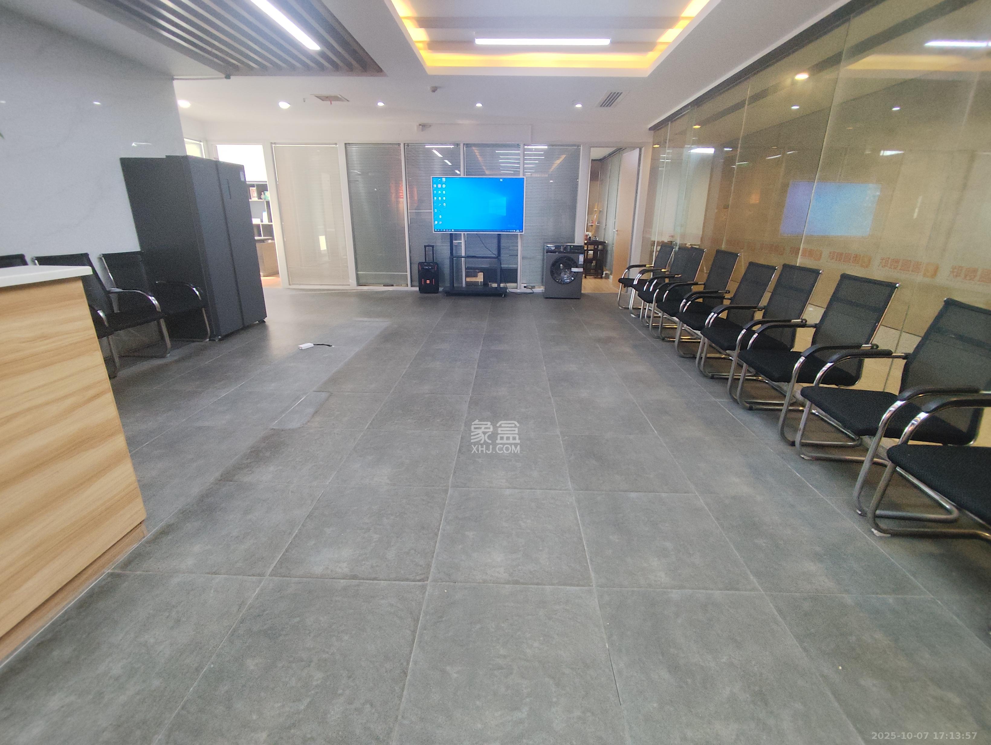 泊富公寓（泊富国际广场）   300.0㎡      17000.0元/月室内图