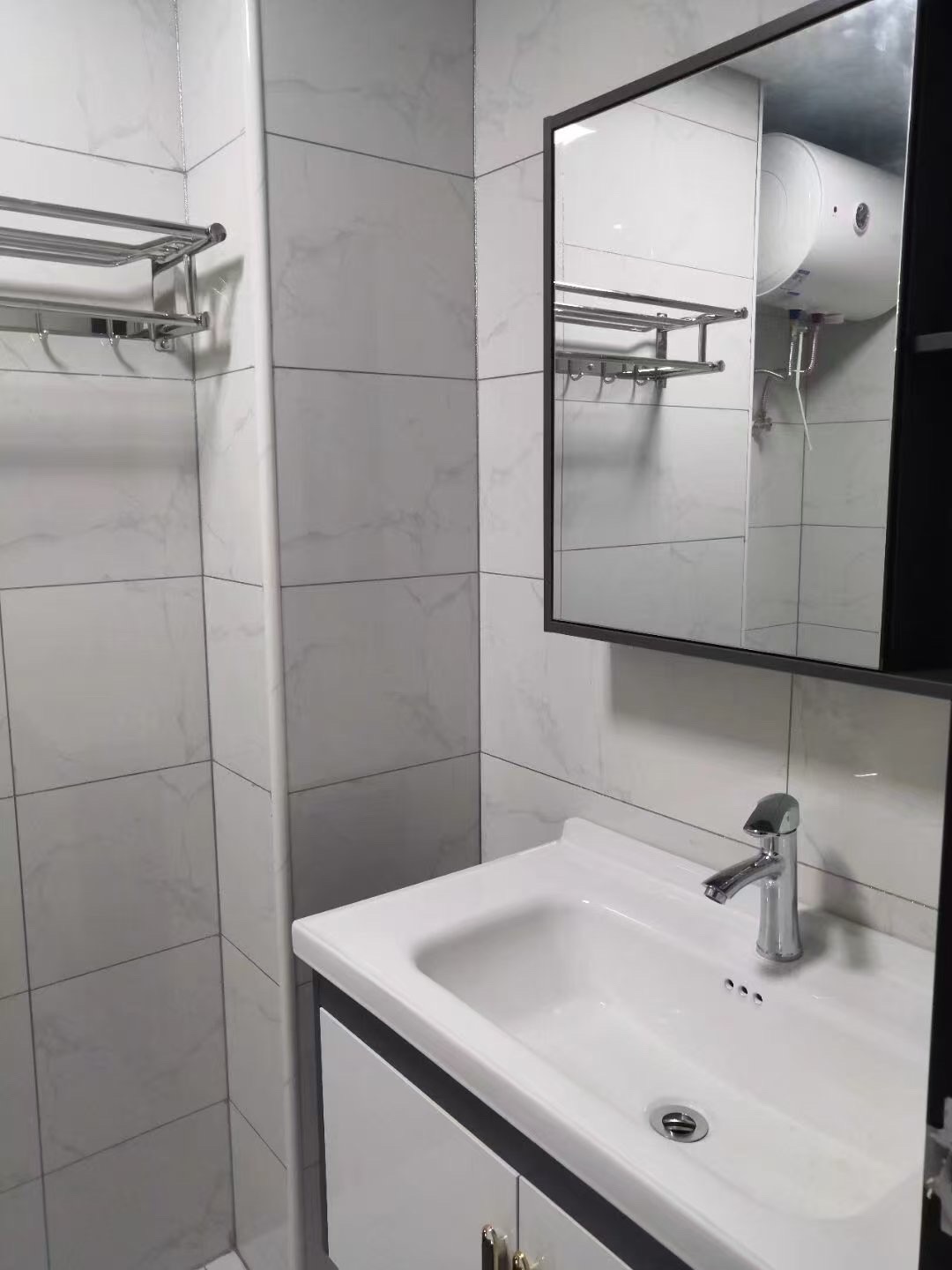 金钟大雁城  1室1厅1卫    1800.0元/月 金钟大雁城  1室1厅1卫    1800.0元/月室内图