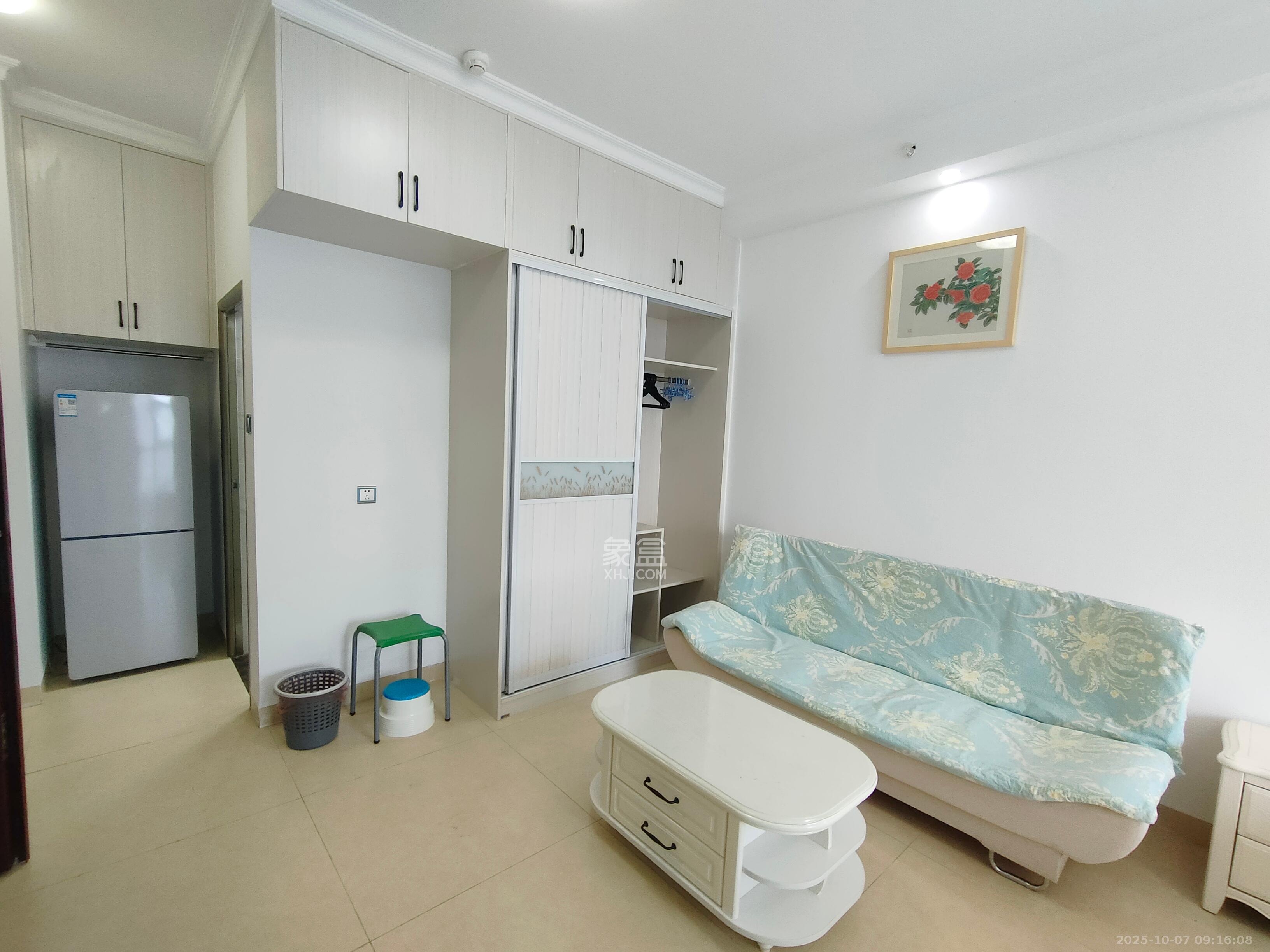 第六都（陆都小区）  1室1厅1卫    2100.0元/月室内图