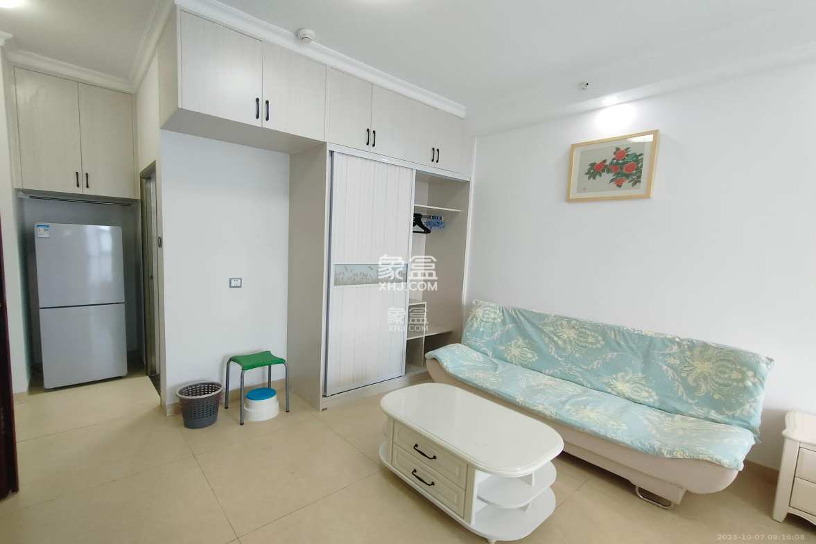 第六都(陆都小区)  1室1厅1卫    2100.0元/月 第六都(陆都小区)  1室1厅1卫    2100.0元/月室内图