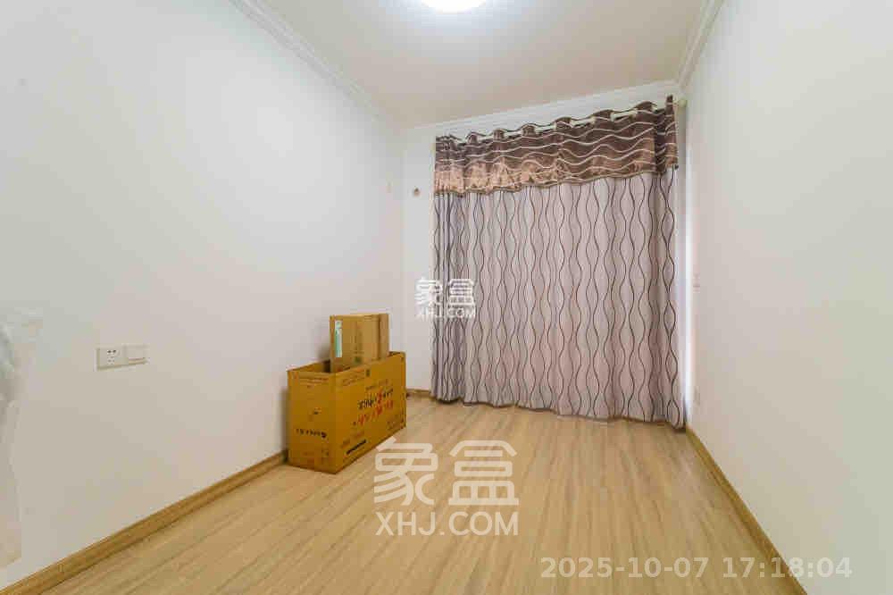 海伦春天  3室2厅2卫    2600.0元/月室内图