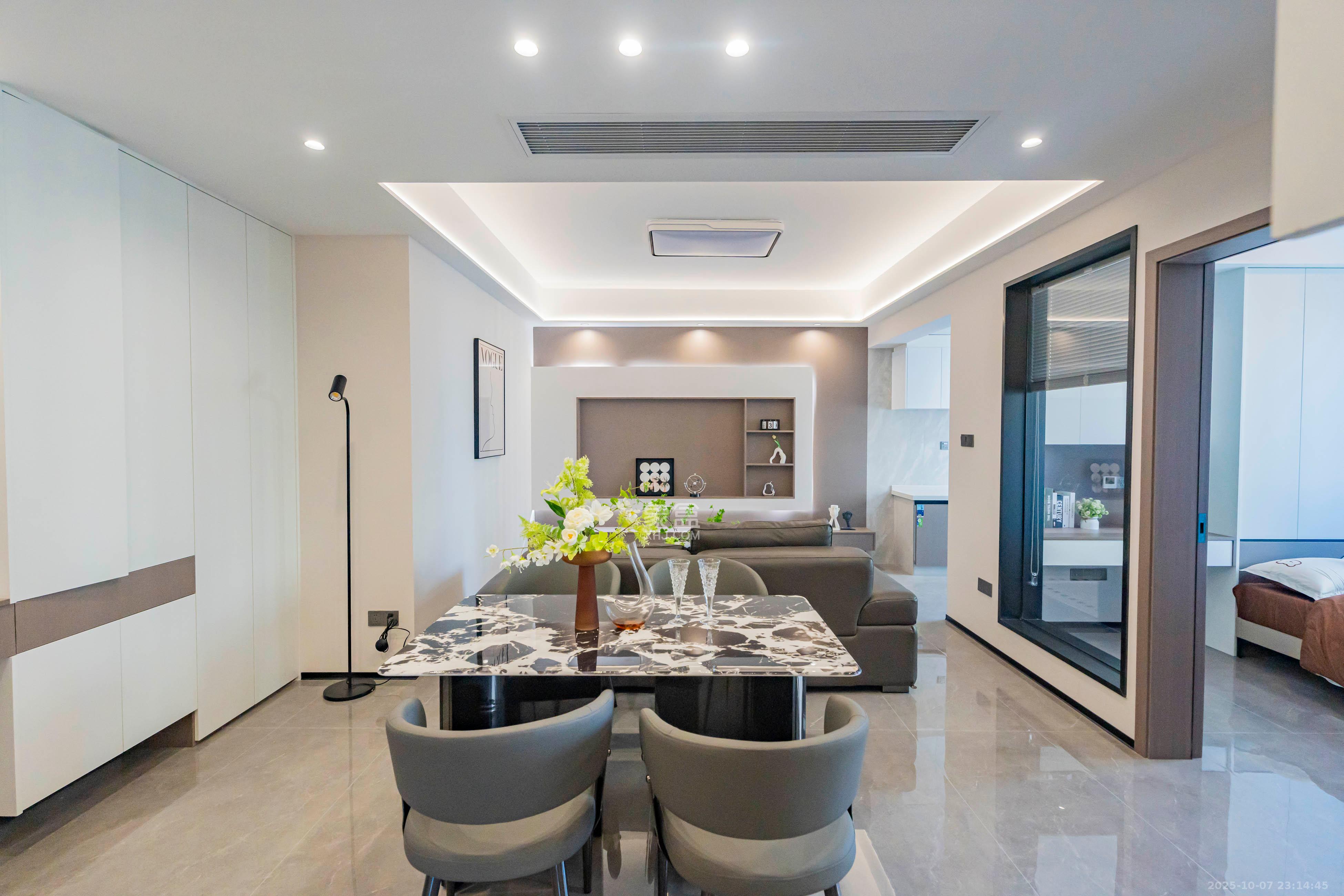 公园9号大都会 3室2厅1卫 138.8万 公园9号大都会 3室2厅1卫 138.8万客厅