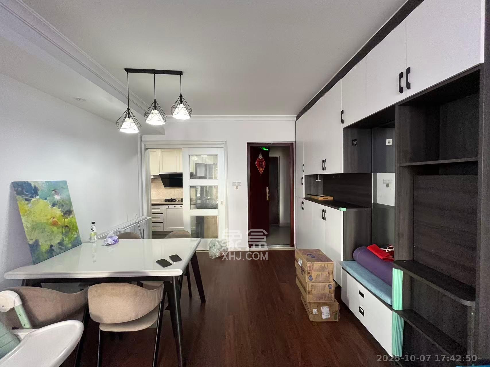 万科魅力之城锋镜里 3室2厅2卫 3000.0元/月 万科魅力之城锋镜里 3室2厅2卫 3000.0元/月室内图