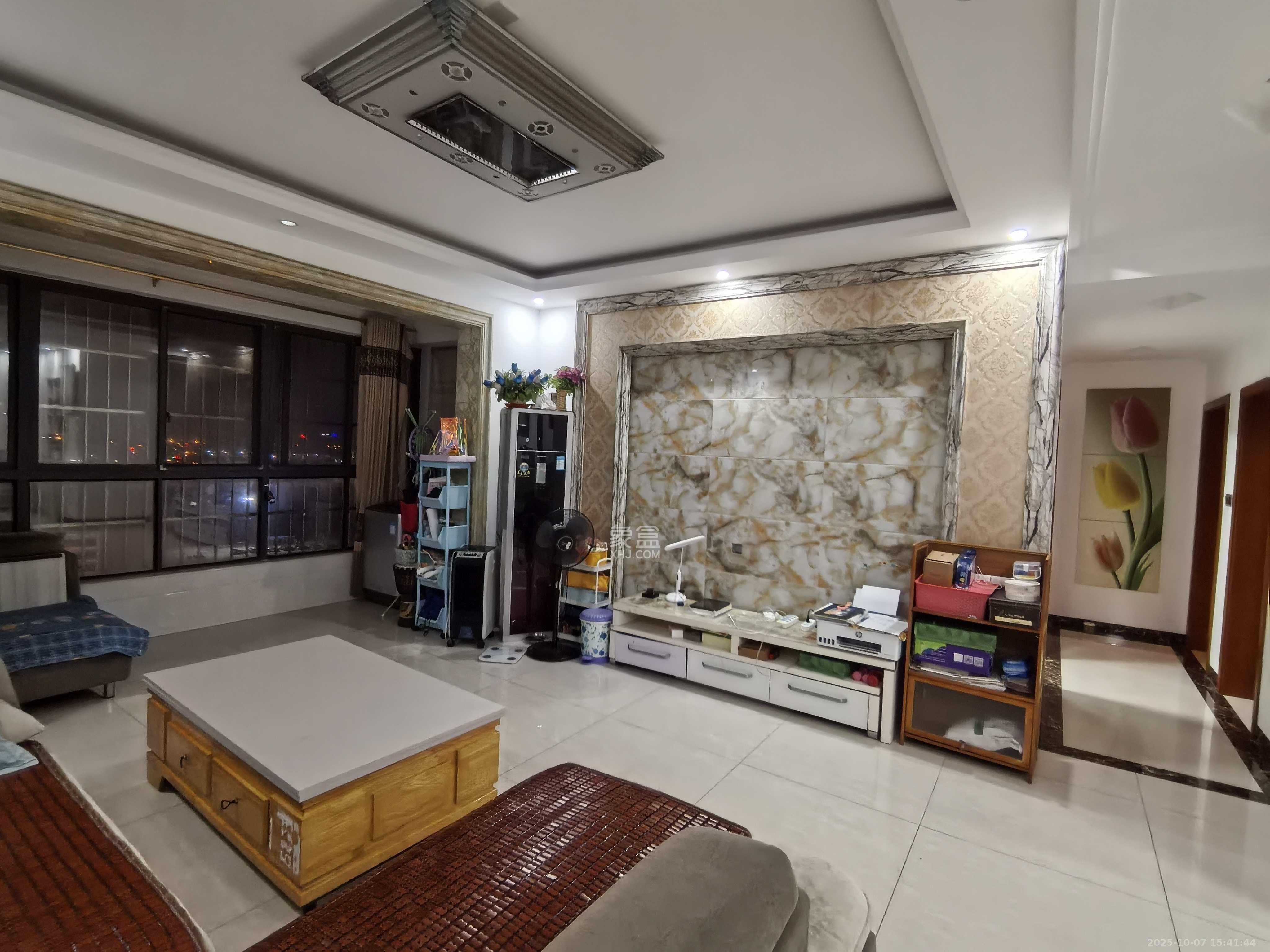 紫华郡 3室2厅2卫 2300.0元/月 紫华郡 3室2厅2卫 2300.0元/月室内图