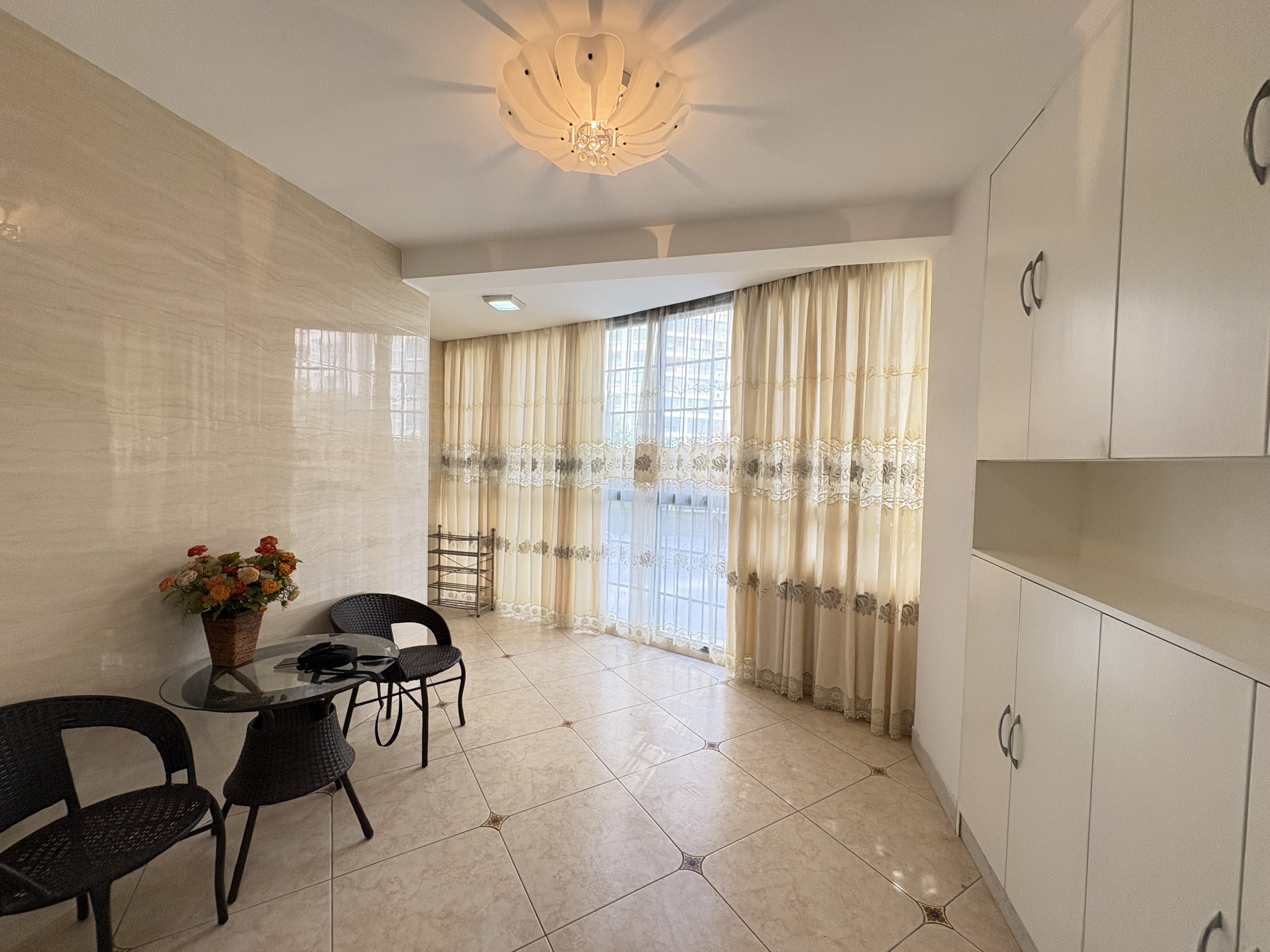 冠都现代城(冠都幸福彼岸) 3室2厅2卫 2000.0元/月 冠都现代城(冠都幸福彼岸) 3室2厅2卫 2000.0元/月室内图