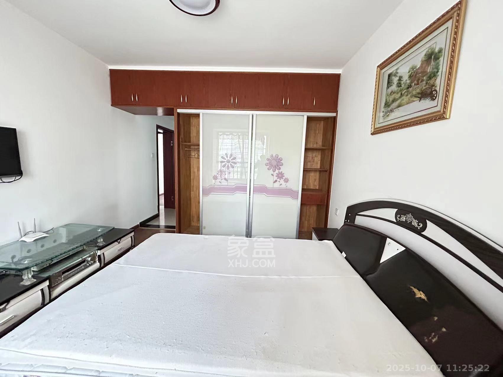 恒广国际景园一二区 3室2厅2卫 2500.0元/月 恒广国际景园一二区 3室2厅2卫 2500.0元/月室内图