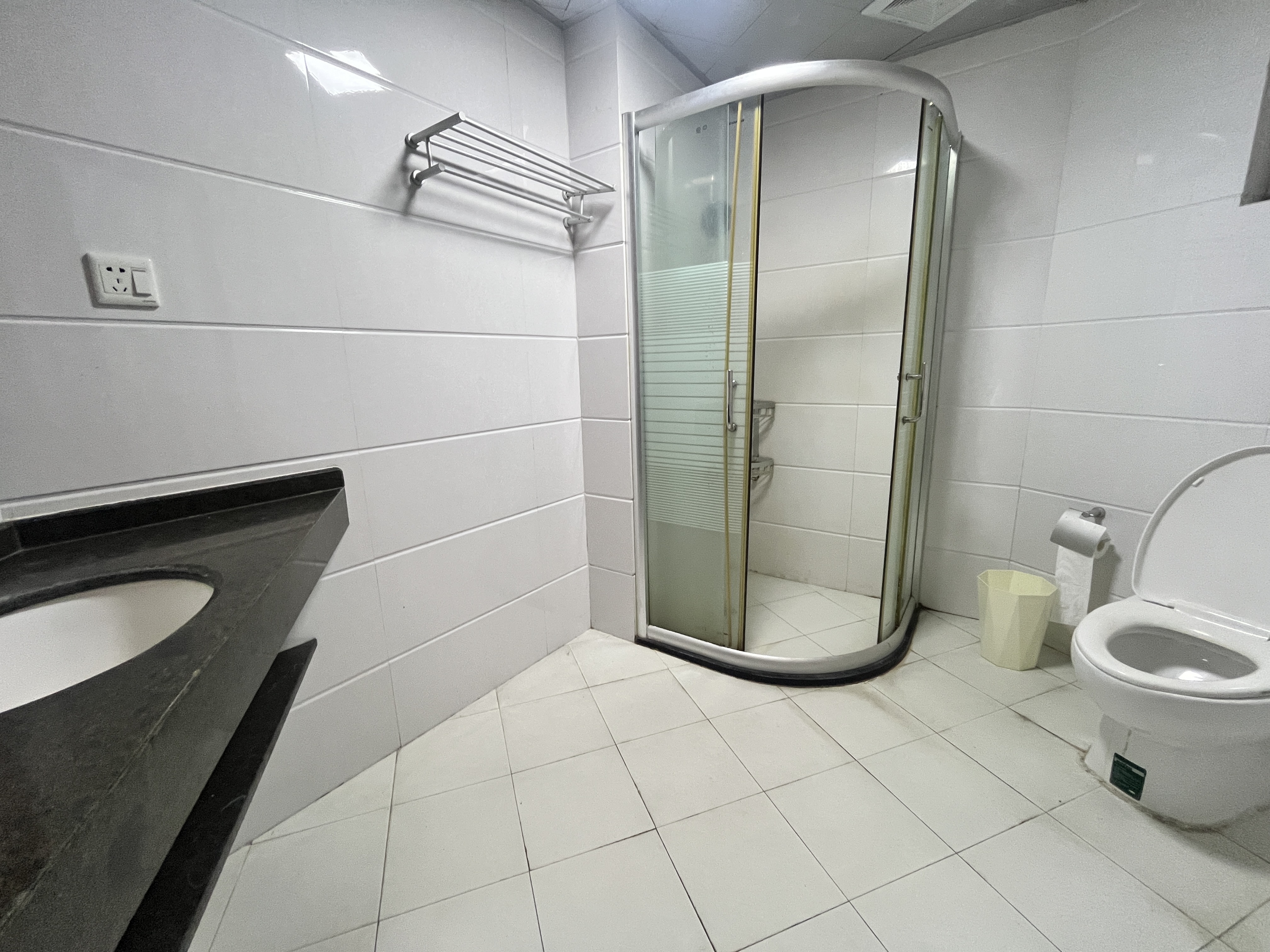 宝华海景 1室1厅1卫 2500.0元/月 宝华海景 1室1厅1卫 2500.0元/月室内图