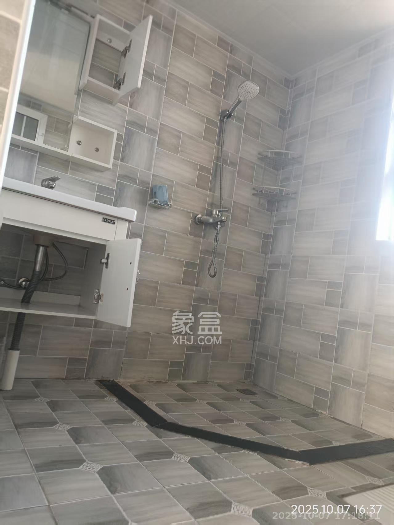 星湖湾二期高层  2室2厅1卫    1600.0元/月室内图