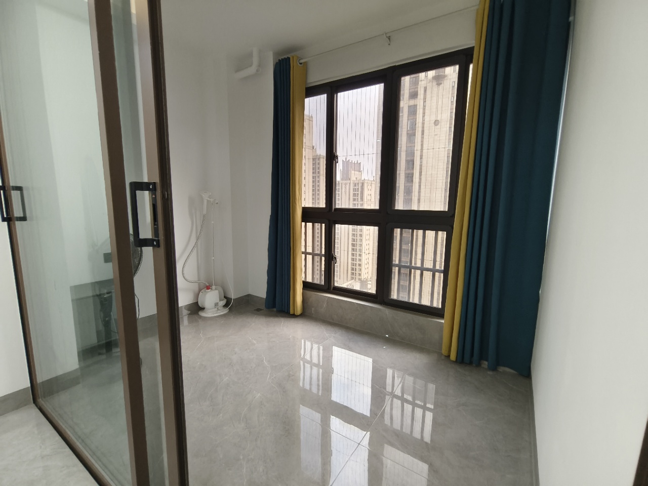 海航豪庭南苑 4室2厅2卫 6500.0元/月 海航豪庭南苑 4室2厅2卫 6500.0元/月室内图