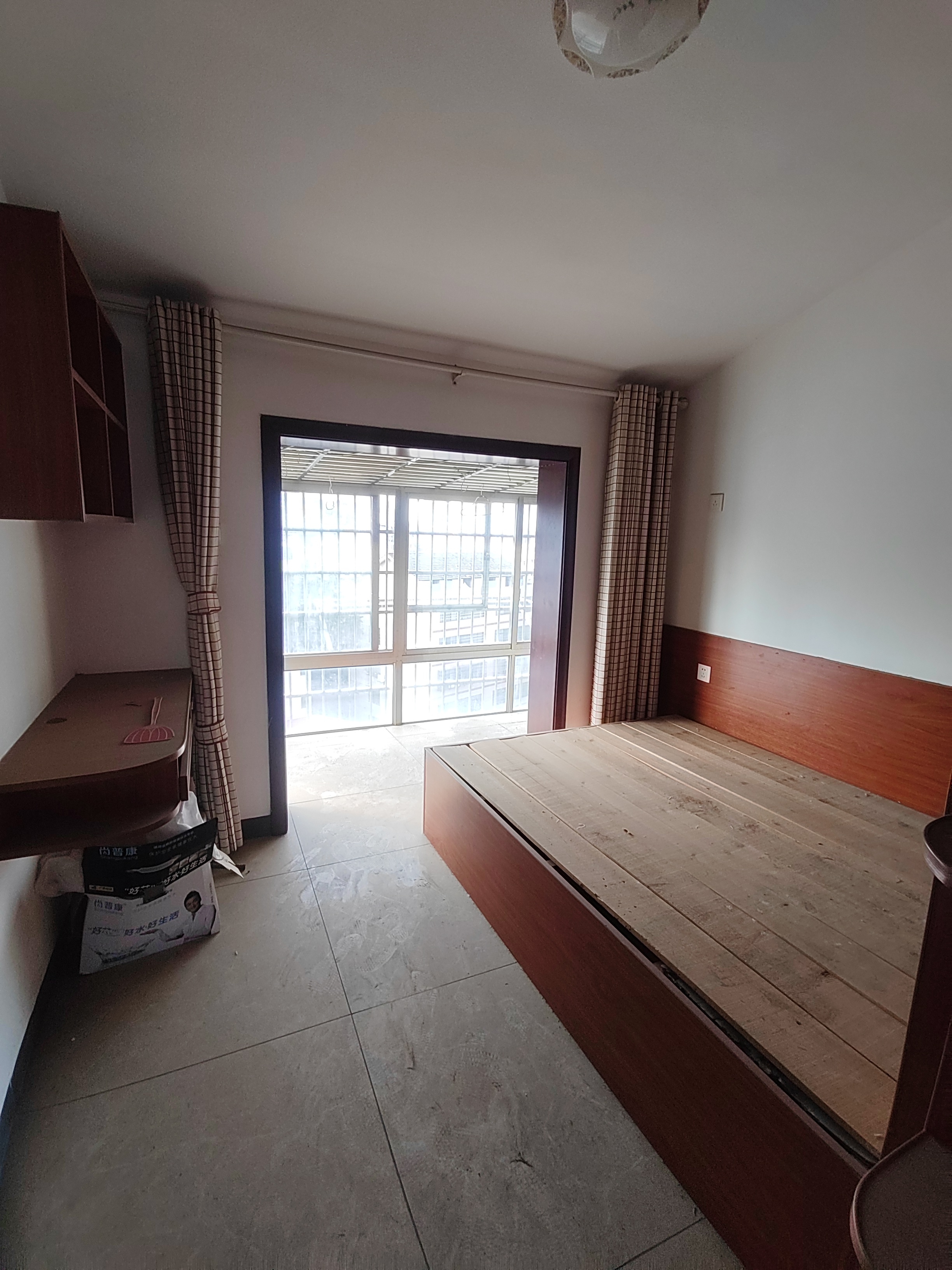 中级人民法院 2室1厅1卫 950.0元/月 中级人民法院 2室1厅1卫 950.0元/月室内图