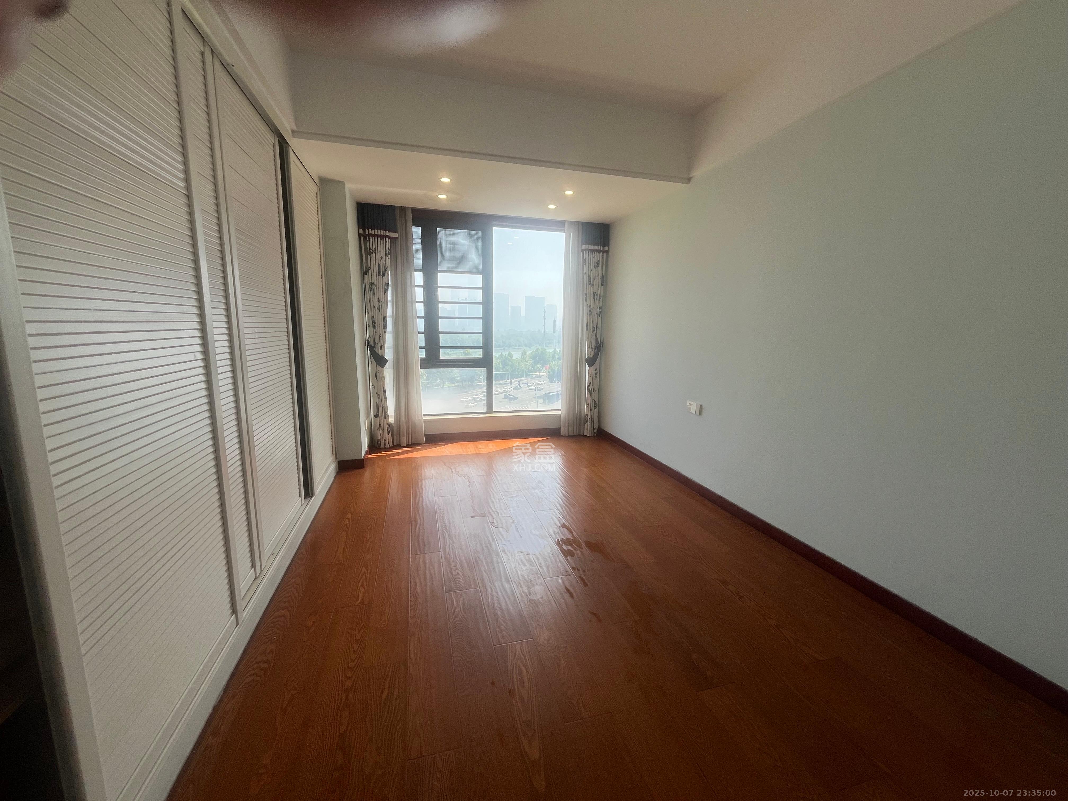 保利西海岸A区 4室2厅2卫 5800.0元/月 保利西海岸A区 4室2厅2卫 5800.0元/月室内图