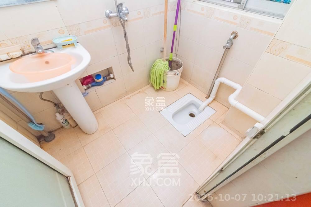 湖动社区新河市场（新河家具城）  2室2厅1卫    1500.0元/月室内图