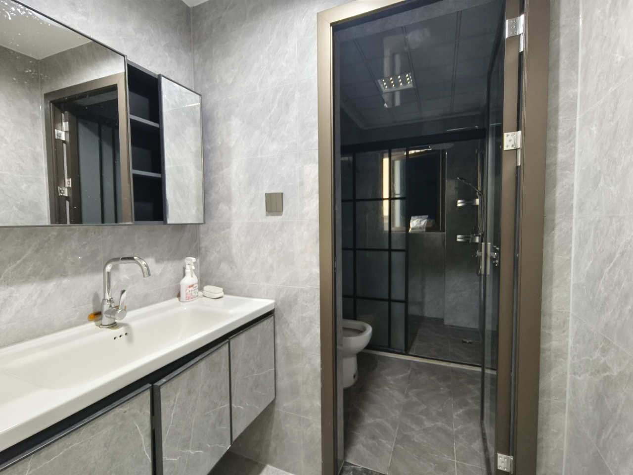 海航豪庭南苑 4室2厅2卫 6500.0元/月 海航豪庭南苑 4室2厅2卫 6500.0元/月室内图