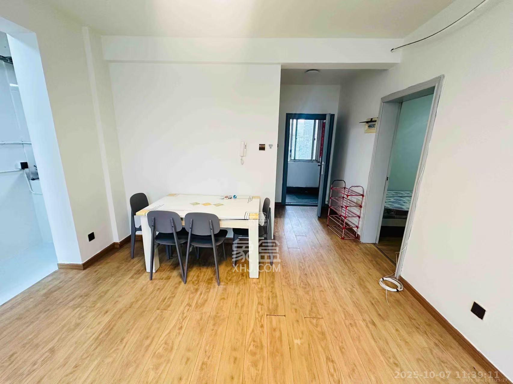 龙王港社区  2室2厅1卫    2480.0元/月室内图