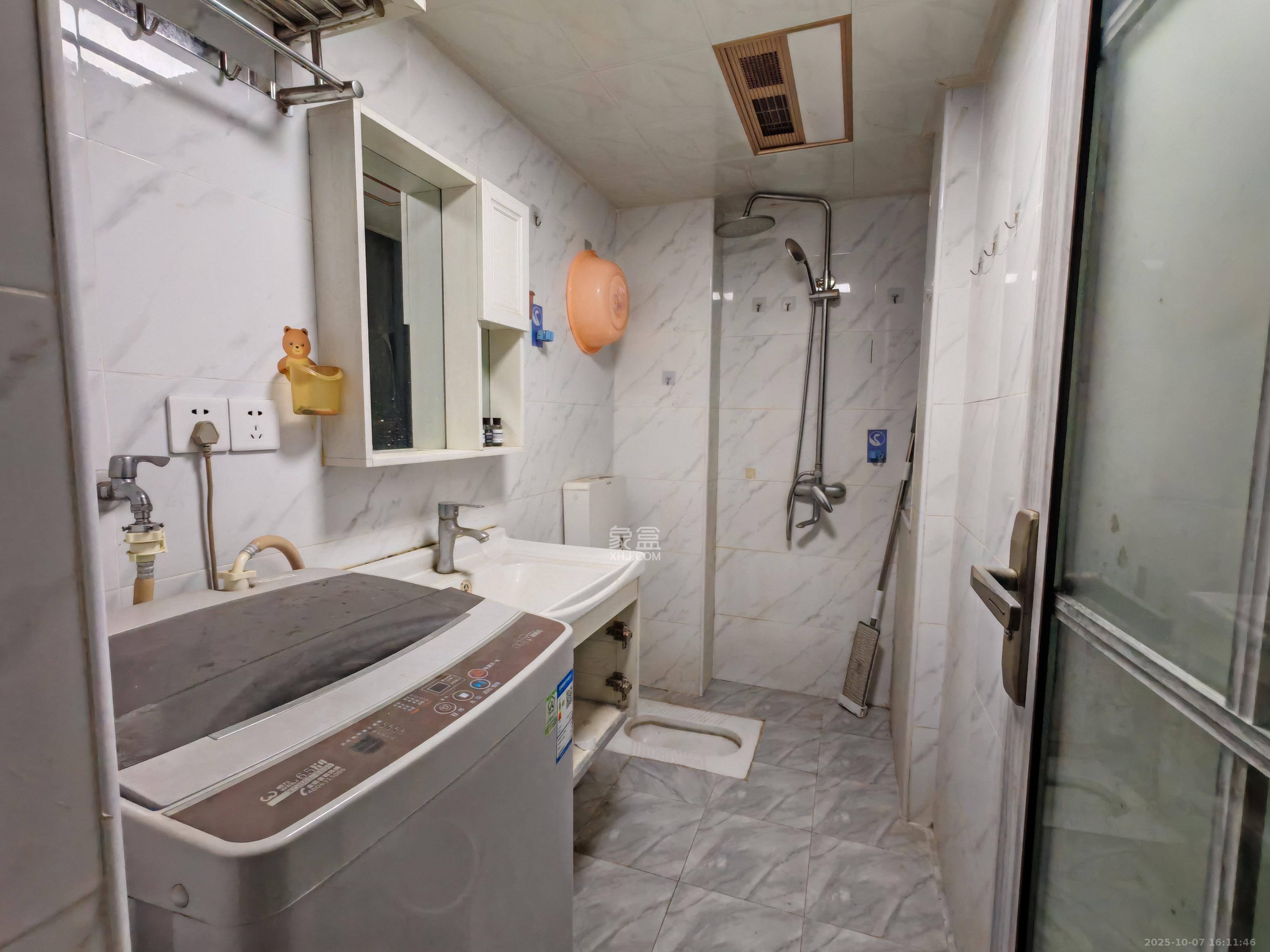 欧亚达国际广场  1室1厅1卫    1800.0元/月 欧亚达国际广场  1室1厅1卫    1800.0元/月室内图1