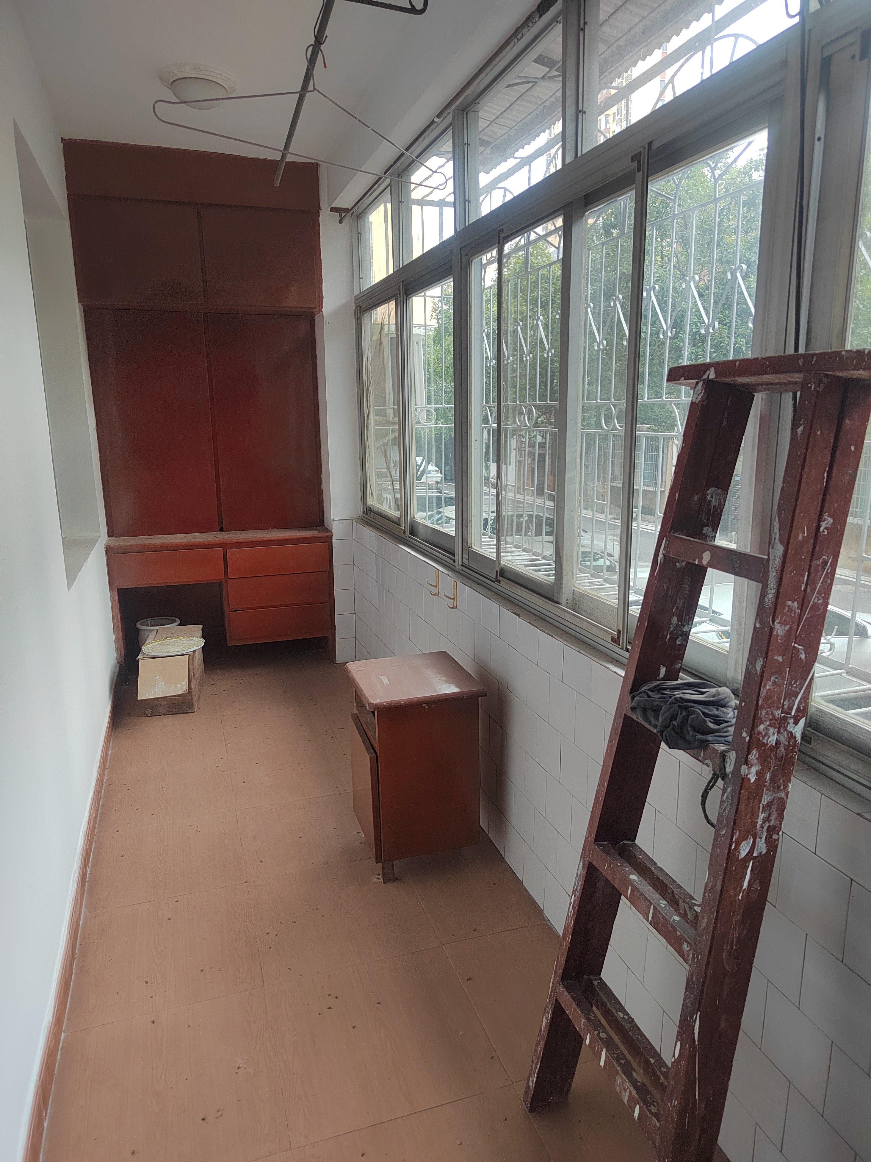 新华书店家属楼  3室1厅1卫    1350.0元/月室内图