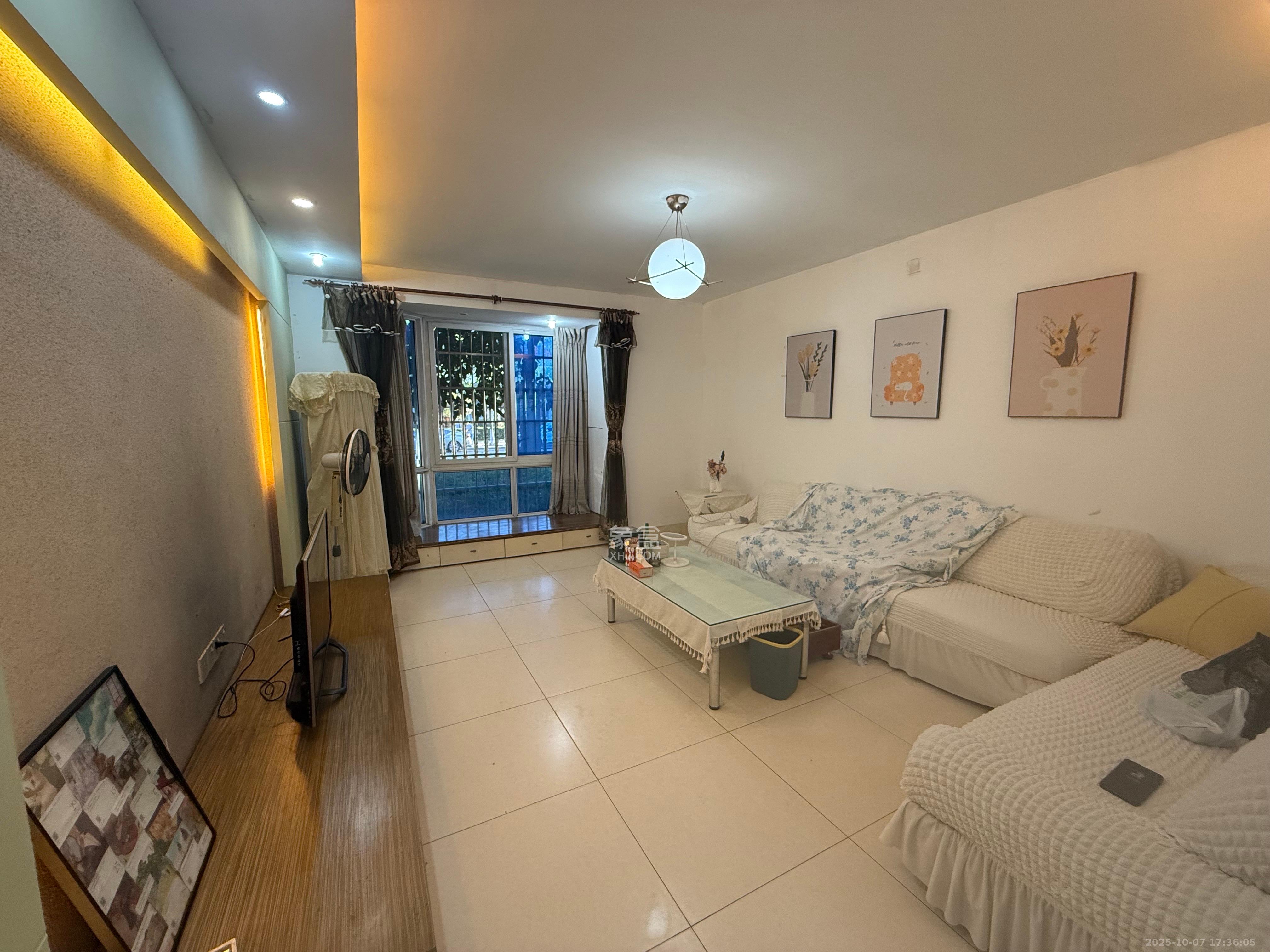 芙蓉苑 2室2厅2卫 2600.0元/月 芙蓉苑 2室2厅2卫 2600.0元/月室内图