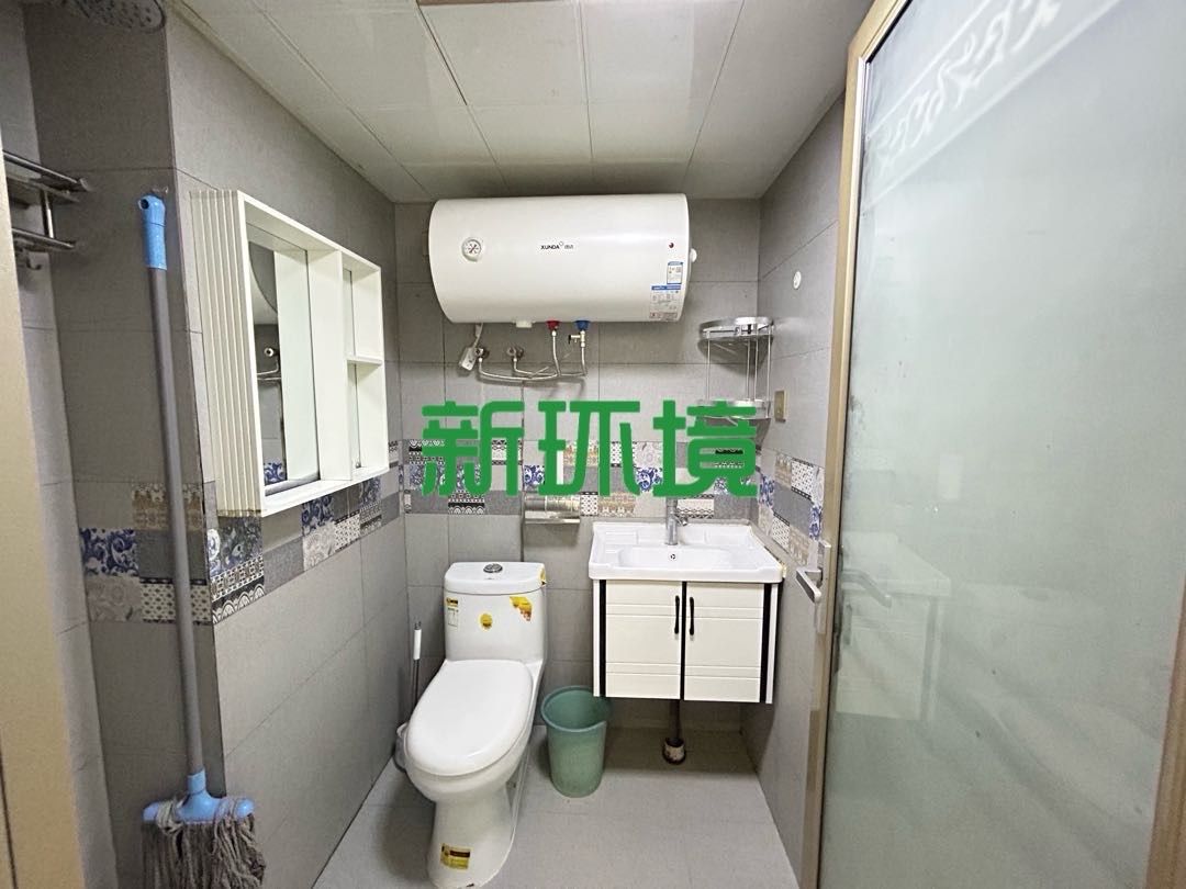 天门中央广场 1室1厅1卫 1300.0元/月 天门中央广场 1室1厅1卫 1300.0元/月室内图