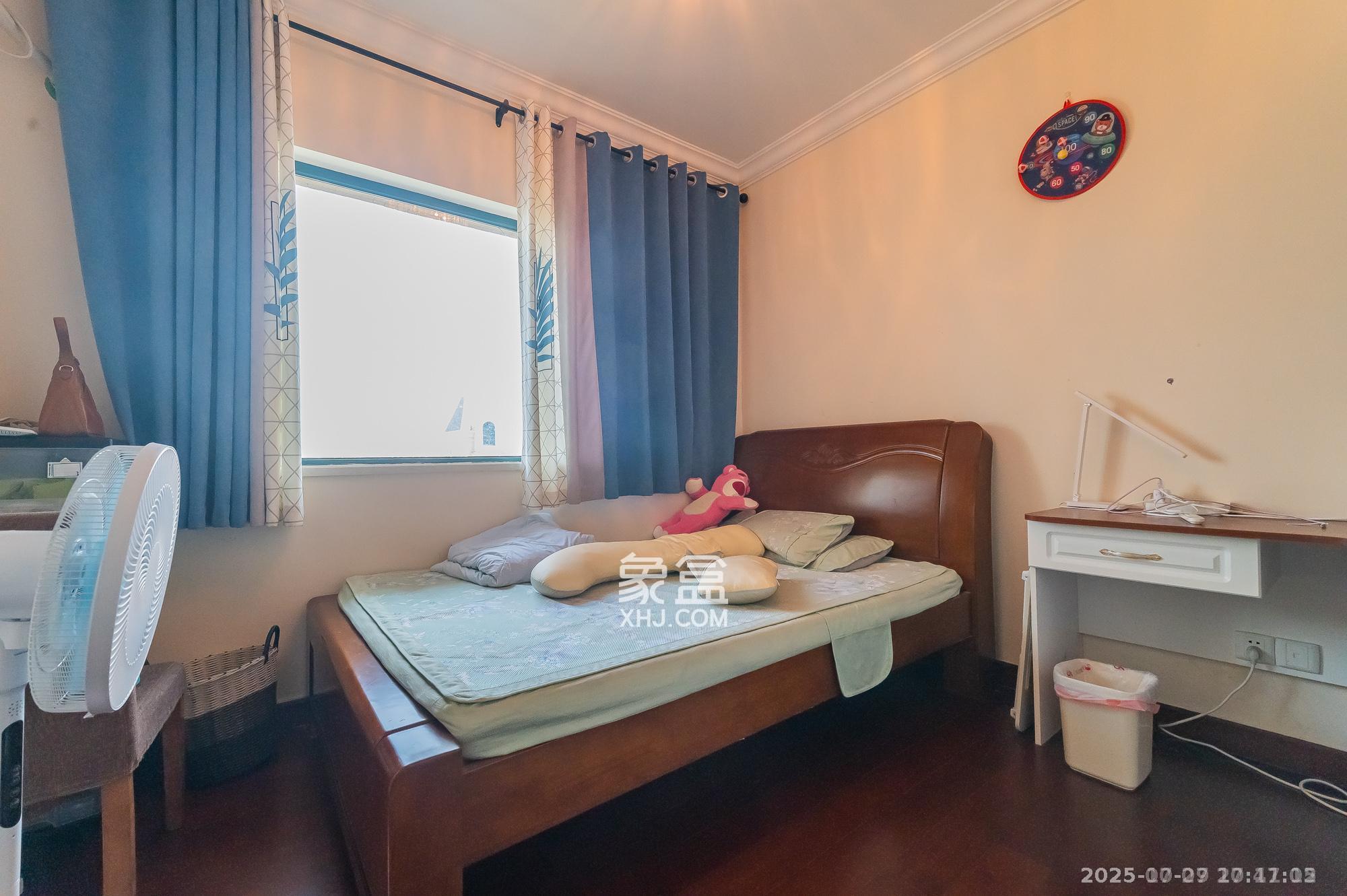 恒大翡翠华庭 2室2厅1卫 2400.0元/月 恒大翡翠华庭 2室2厅1卫 2400.0元/月室内图