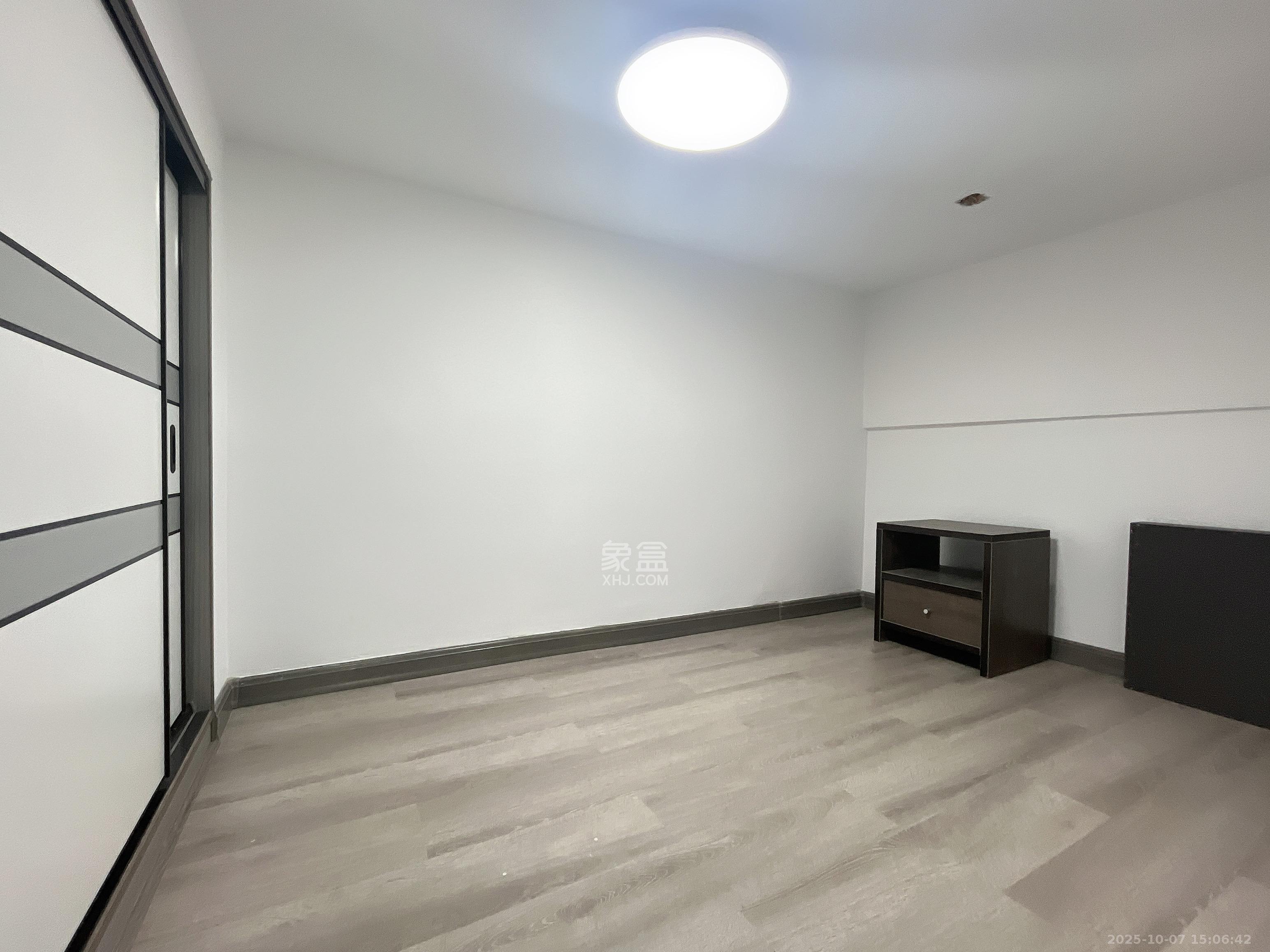 梅溪悦章  1室1厅1卫    1400.0元/月 梅溪悦章  1室1厅1卫    1400.0元/月室内图