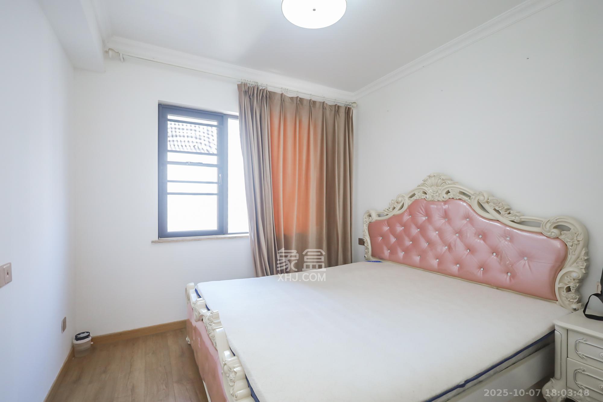 保利西海岸B区  3室2厅2卫    168.0万 保利西海岸B区  3室2厅2卫    168.0万卧室