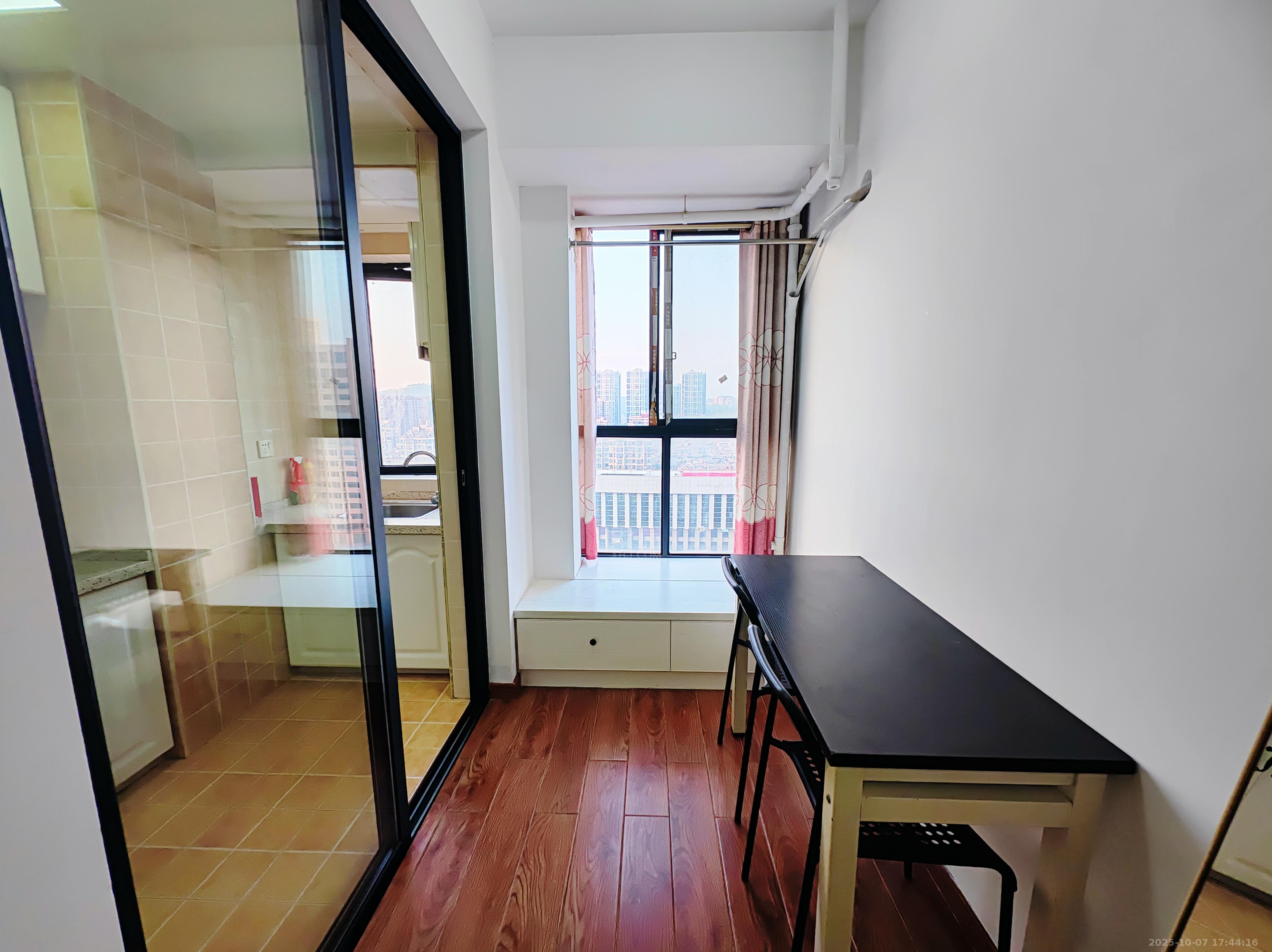 中建御山和苑 1室1厅1卫 950.0元/月 中建御山和苑 1室1厅1卫 950.0元/月室内图